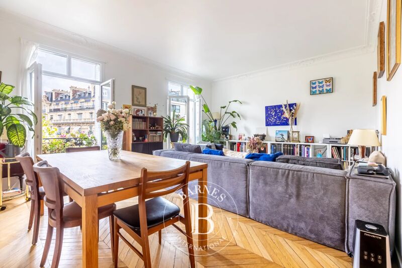 Paris 8è - Parc Monceau / Courcelles - Appartement au 4e étage - 3 chambres