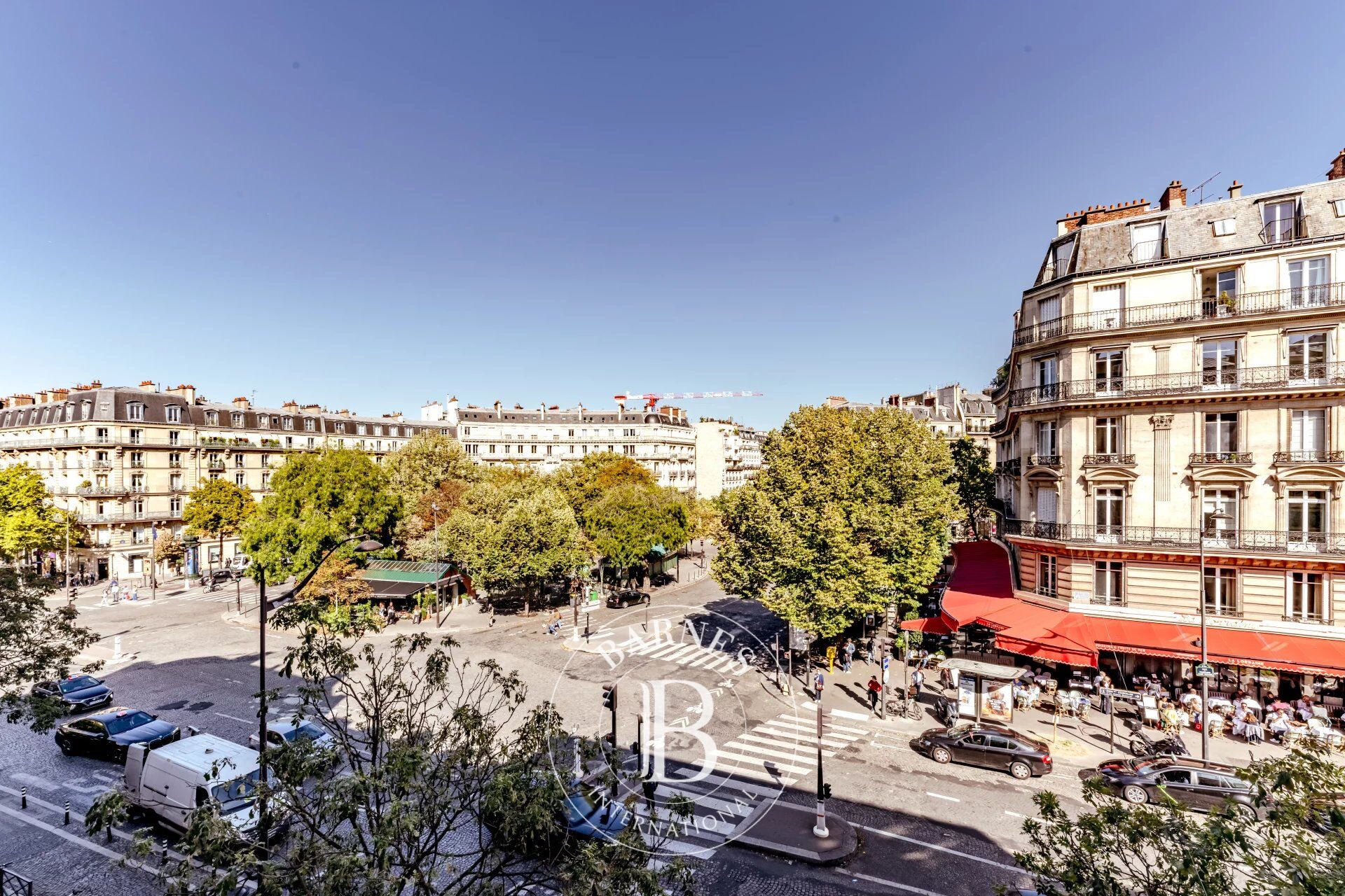 PARIS 8 - FBG SAINT-HONORE - Bel appartement rénové - picture 3