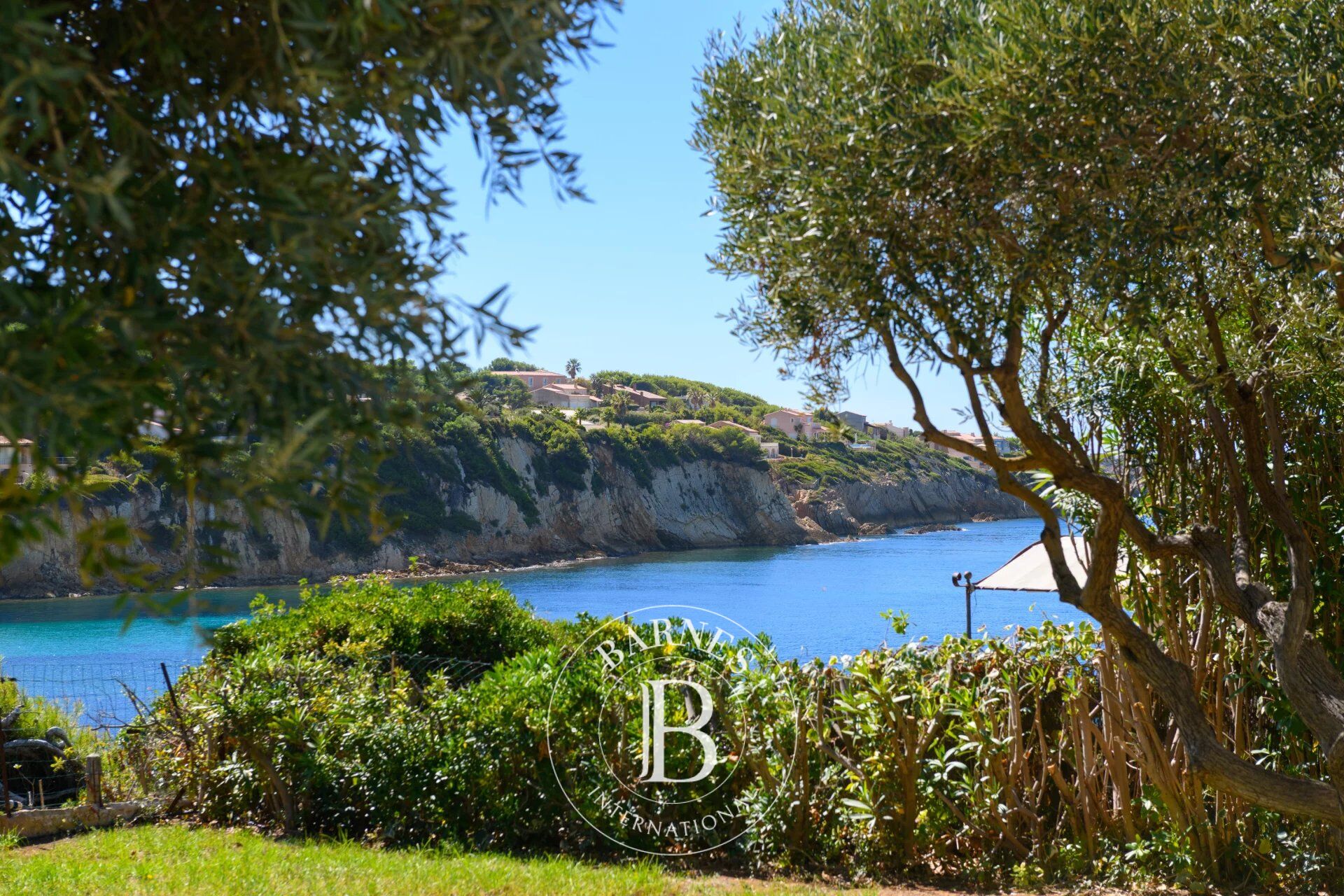 Villa Sanary-sur-Mer - picture 1