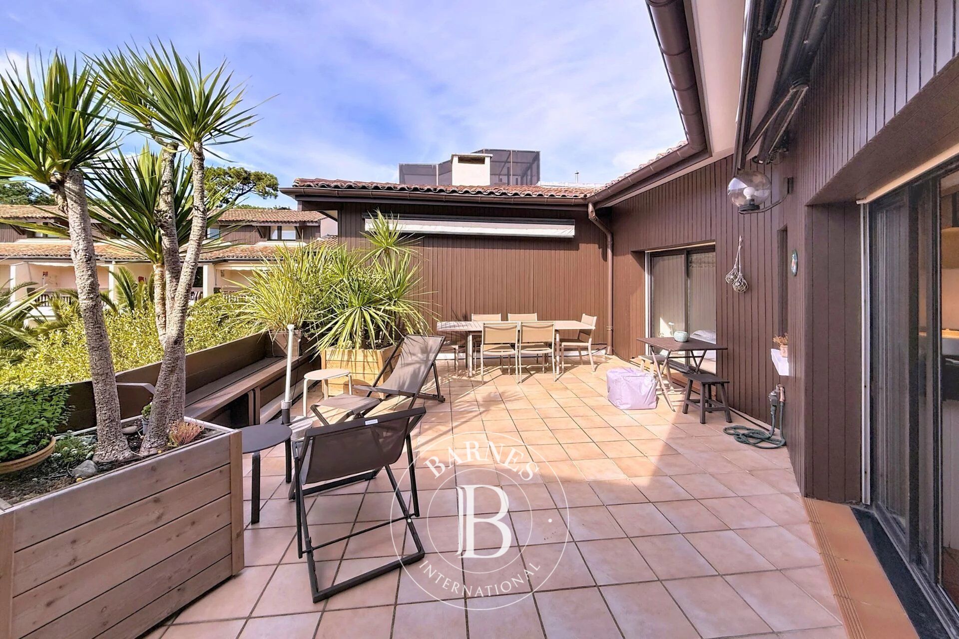 5-ROOMS DUPLEX APARTMENT WITH TERRACE IN THE HEART OF THE VILLAGE – CAP FERRET - picture 3