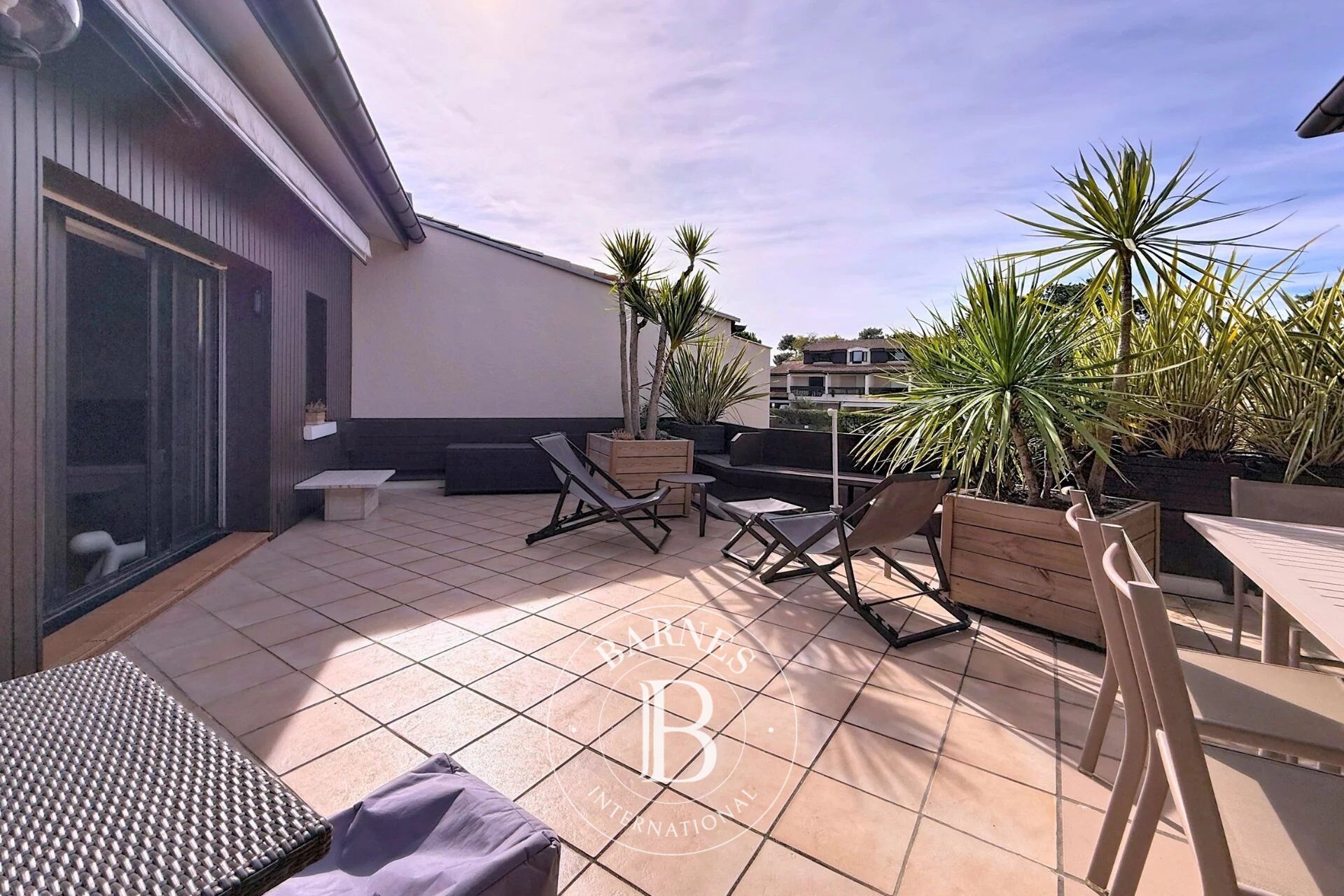 5-ROOMS DUPLEX APARTMENT WITH TERRACE IN THE HEART OF THE VILLAGE – CAP FERRET - picture 2