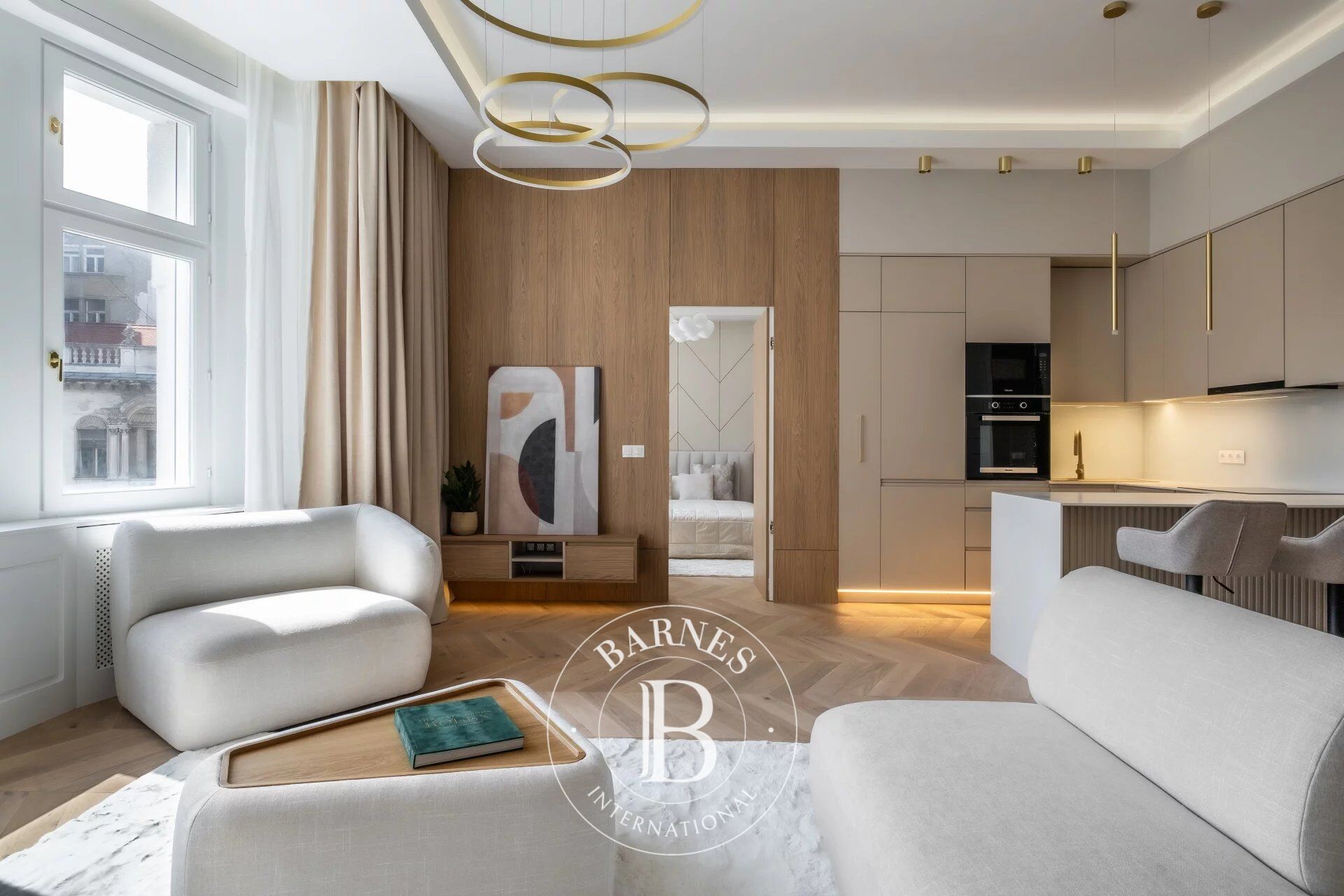 Stunning Apartment with panoramic view to Servita Square - picture 2