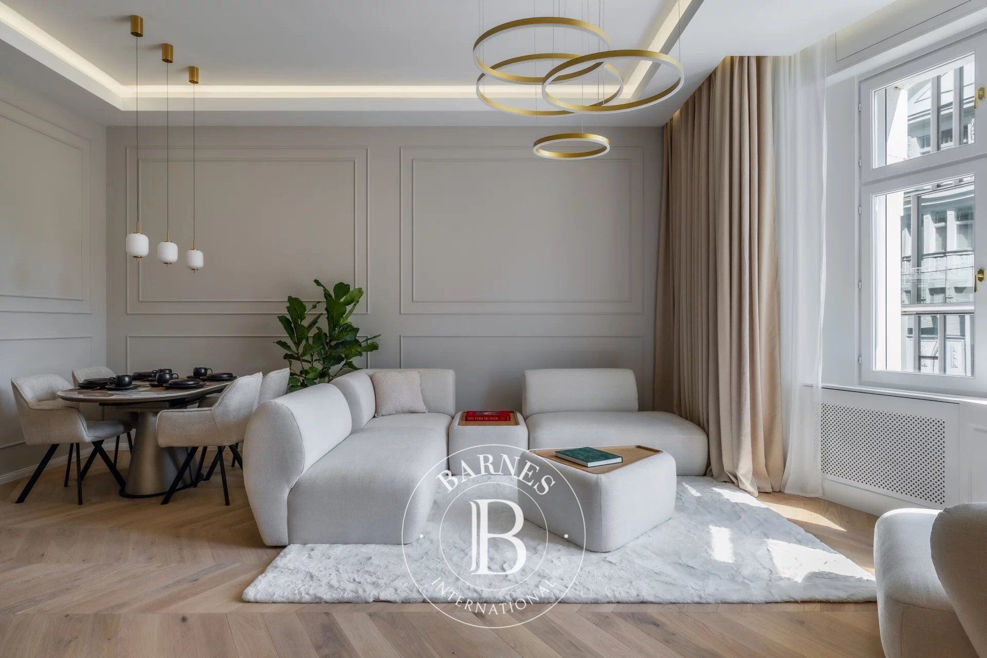 Stunning Apartment with panoramic view to Servita Square - picture 3