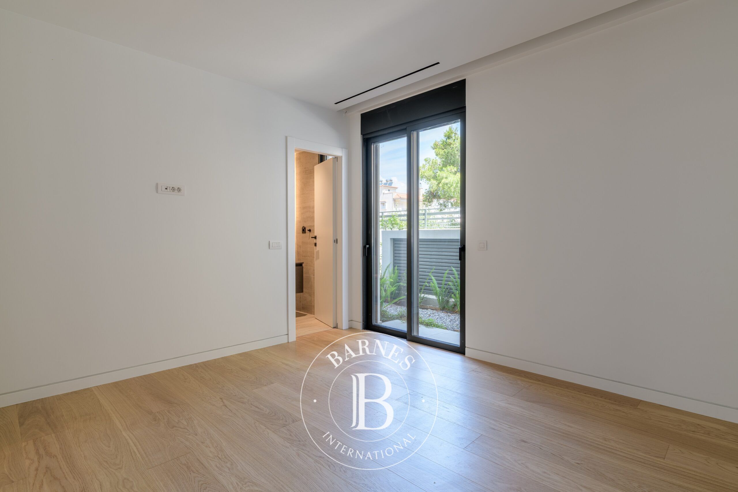 Ev Voula - picture 6