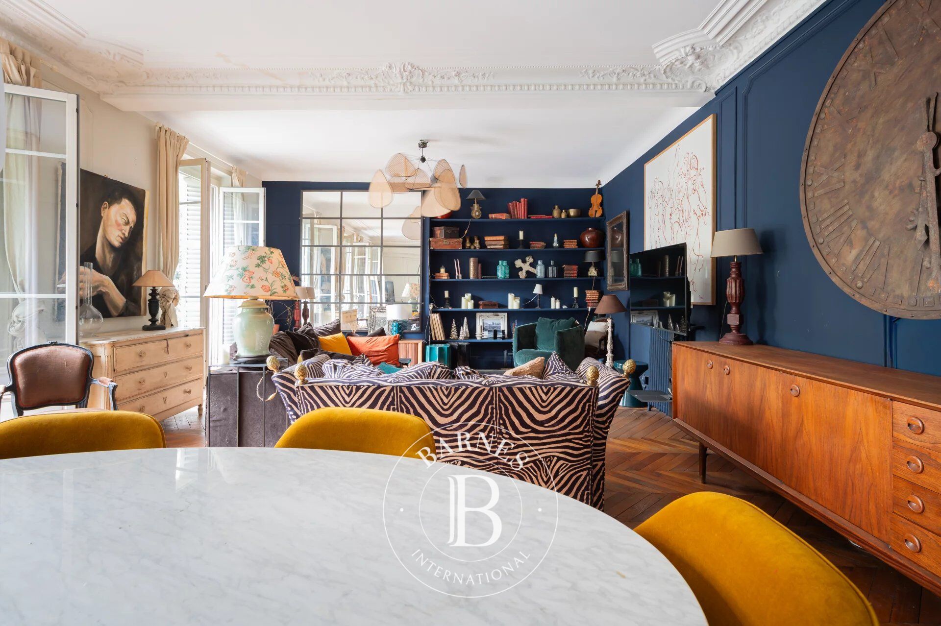 Paris 9 - MARTYRS/MAUBEUGE - 2ème ETAGE - ASCENSEUR - BALCON FILANT - 2/3 CHAMBRES - CHARME DE L'ANCIEN - picture 2