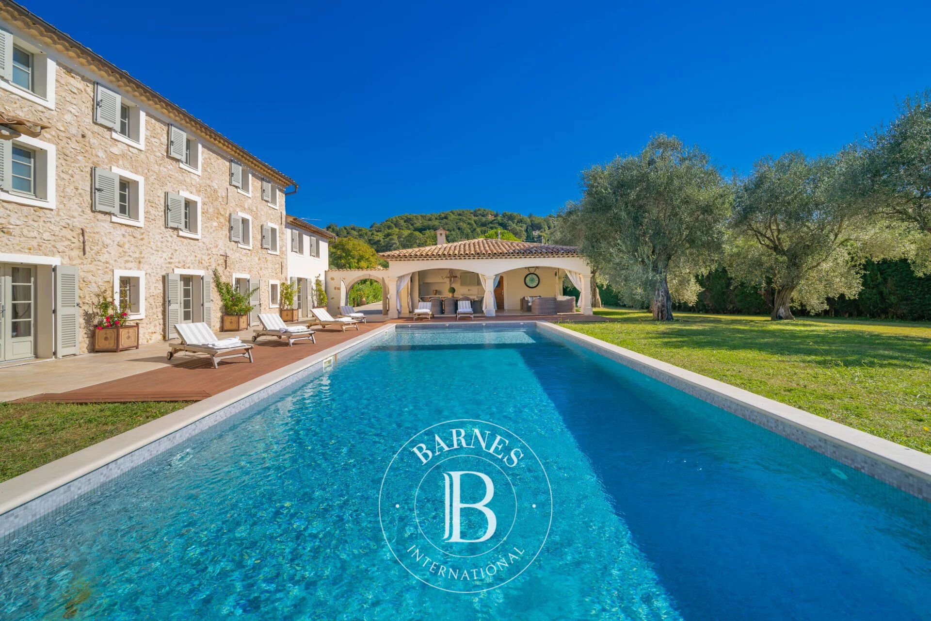 Ev Mougins - picture 10