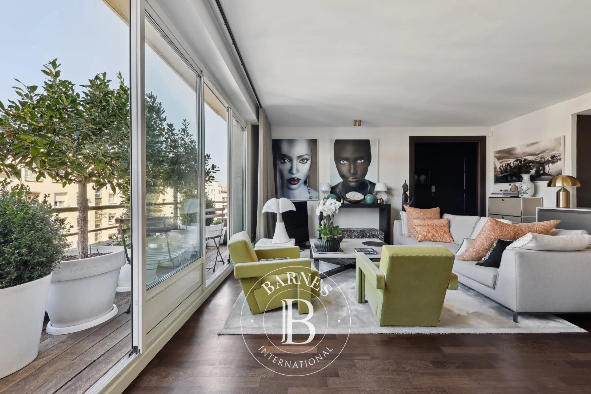 Exclusivité - Paris 16 - Auteuil - 2 chambres - Balcon - Intégralement rénové - picture 2