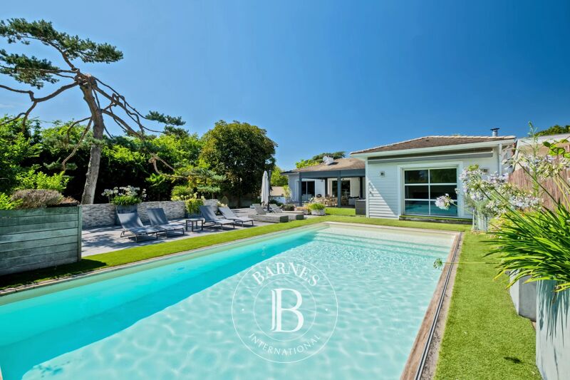 Le Bouscat – Maison de plain pied 200 m² – Parcelle de 1700 m² - Dépendance 70 m² – Piscine