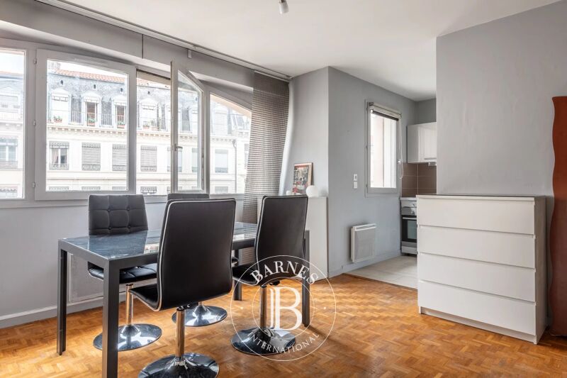 Lyon 2 - Jacobins - Studio on the 6th floor - 32 m²