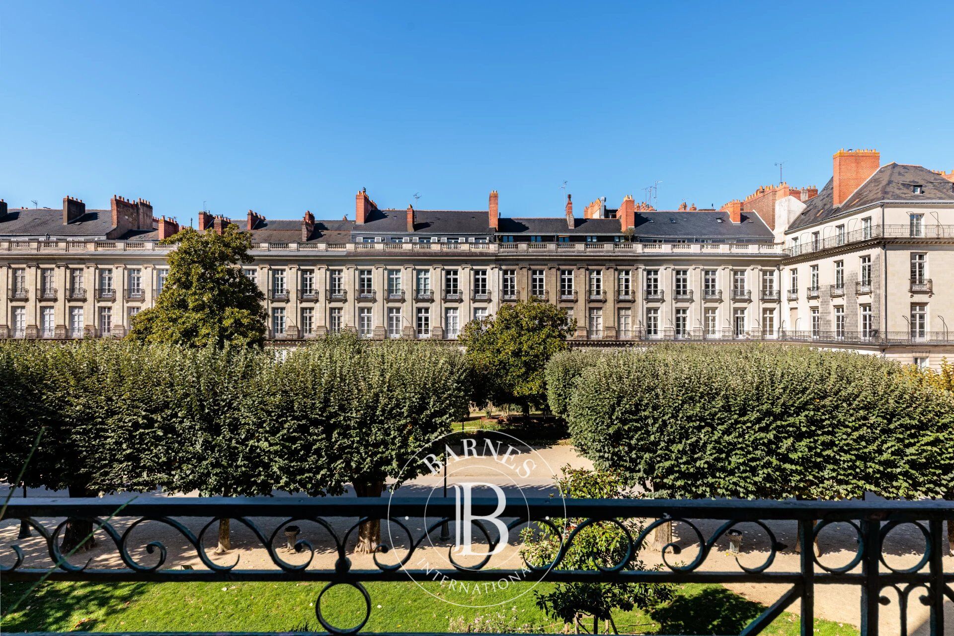 NANTES COURS CAMBRONNE - Appartement d’exception de 3 chambres avec ascenseur et balcon - picture 3