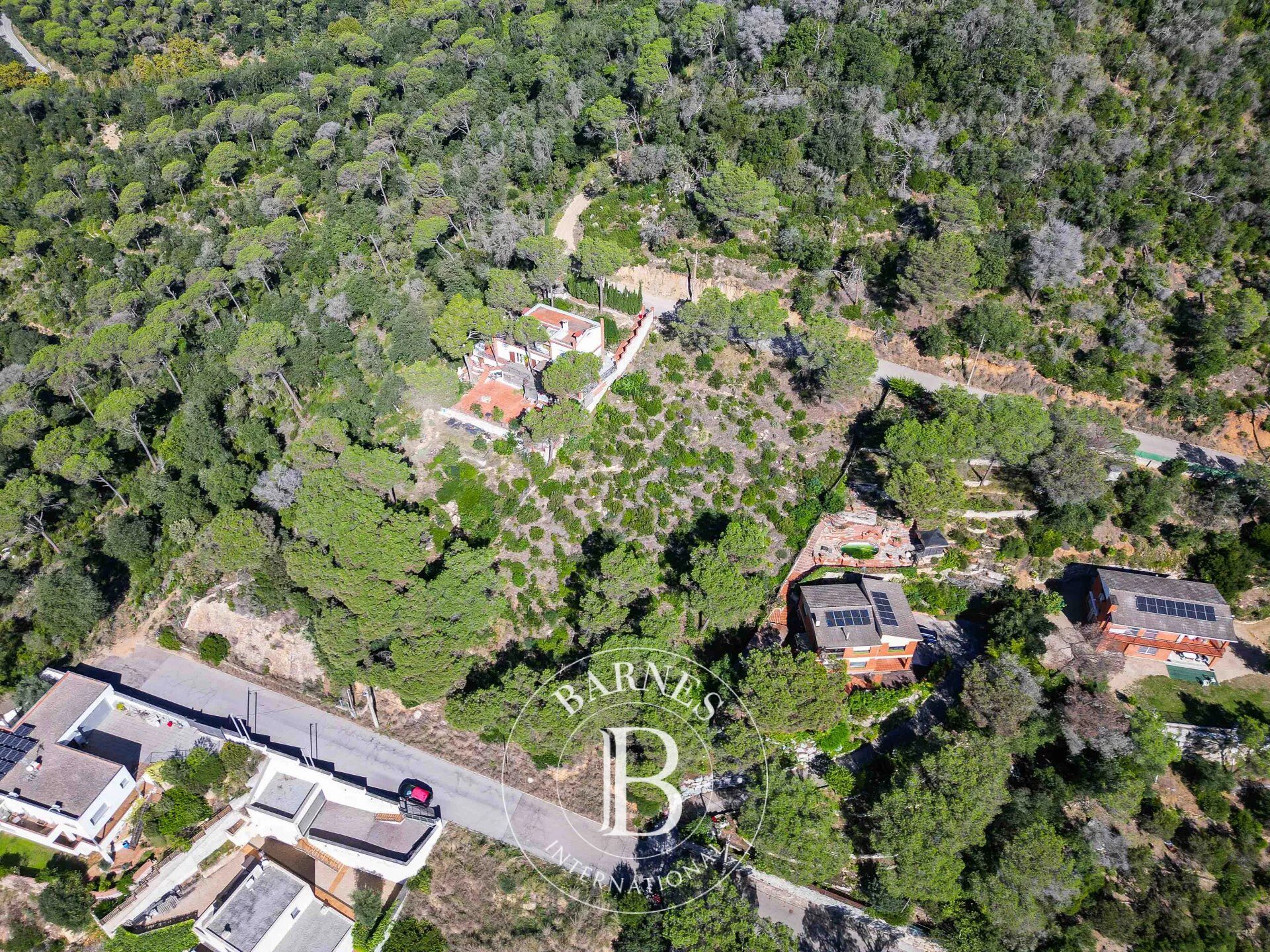 Terrains constructibles à Dosrius avec eau, électricité et un calme absolu. - picture 3