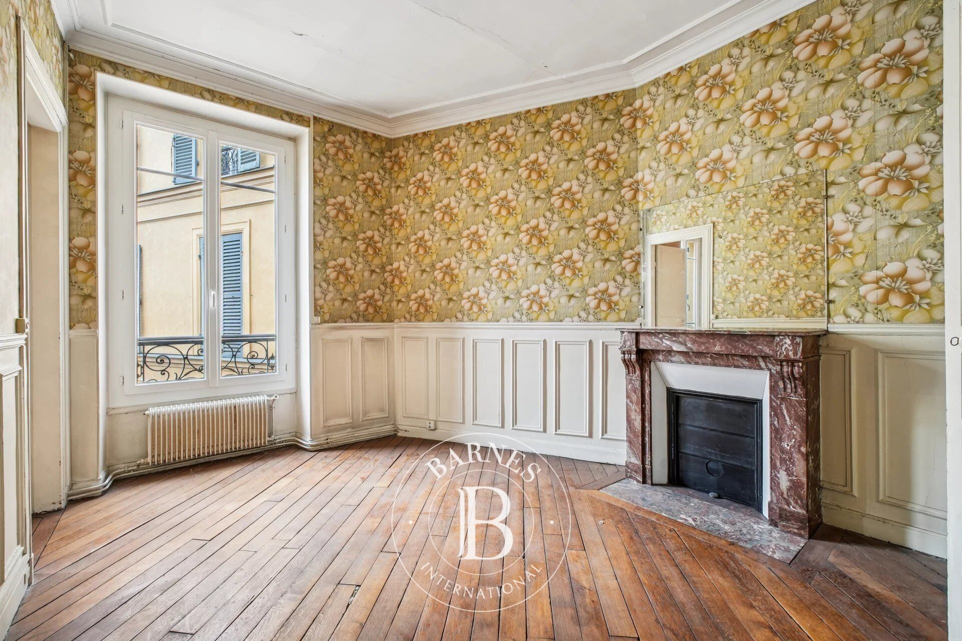 Versailles Notre-Dame - 2-bed apartment overlooking a courtyard - to renovate - picture 1