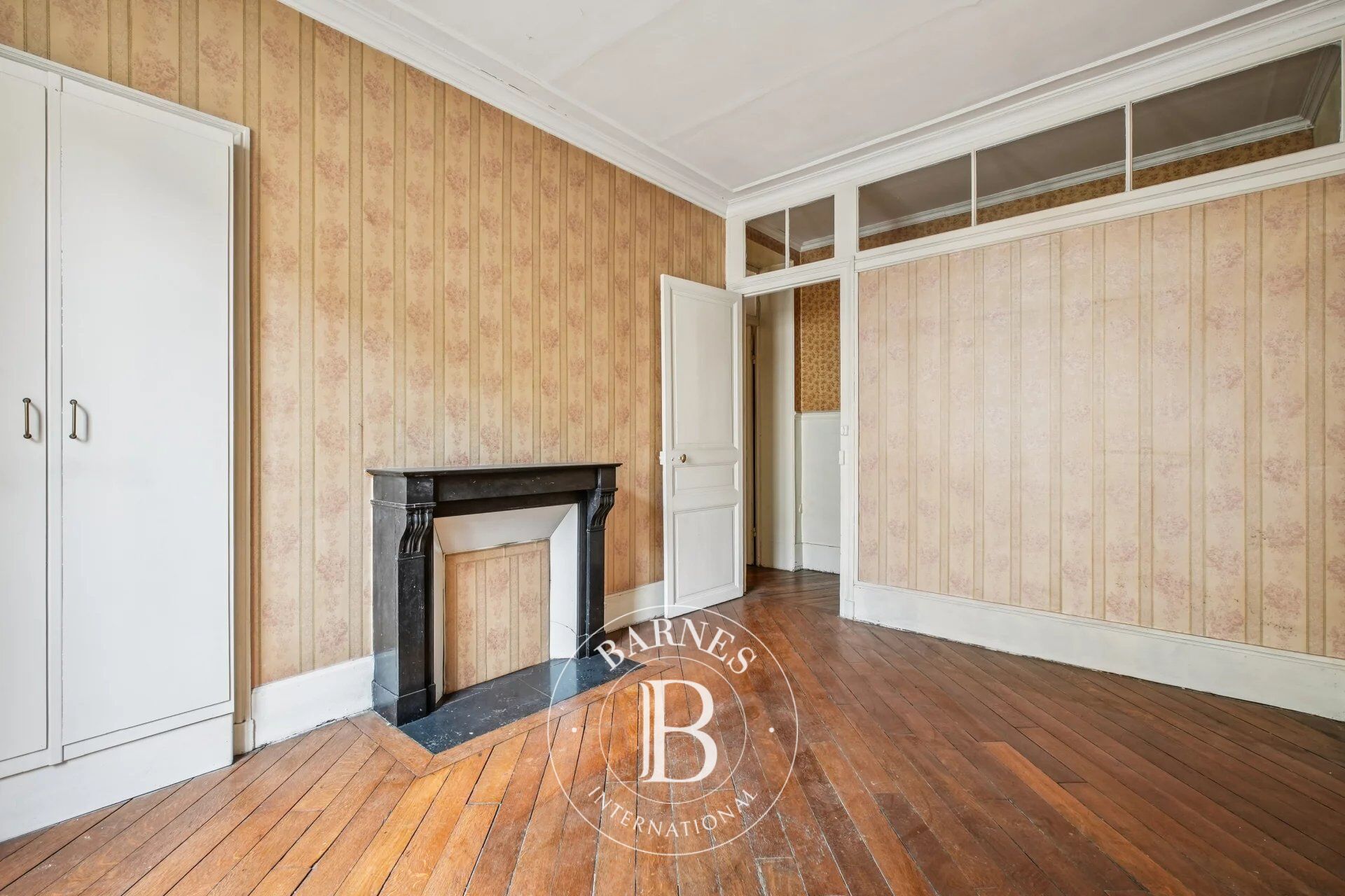 Versailles Notre-Dame - 2-bed apartment overlooking a courtyard - to renovate - picture 2