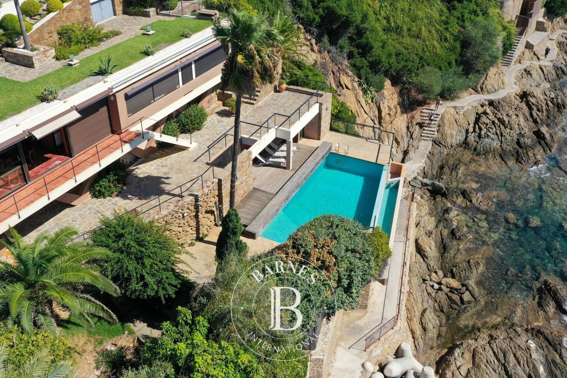 Exclusivité - Villa d'architecte - Pied dans l'eau - 4 Chambres - Piscine -  Carport - picture 2