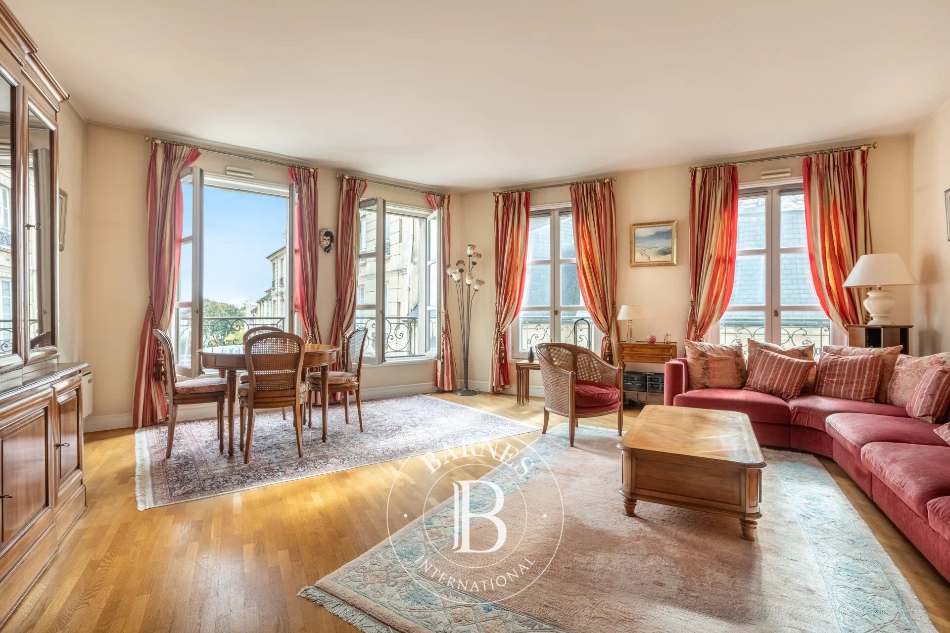 Saint Germain en Laye - Opposite the château - 2 bedrooms - lift - picture 1