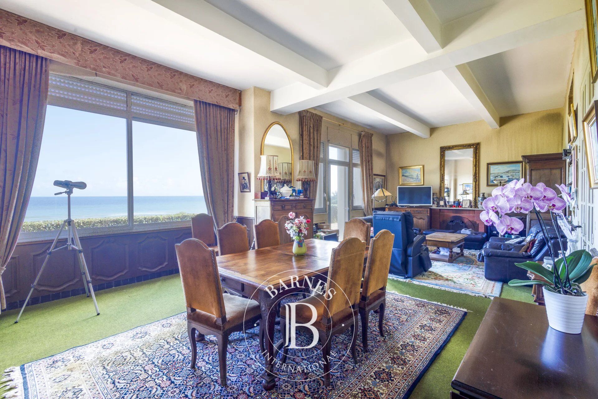 Omaha Beach, Vierville sur Mer, Maison des années 30 avec Gite et Piscine couverte en front de Mer - picture 3