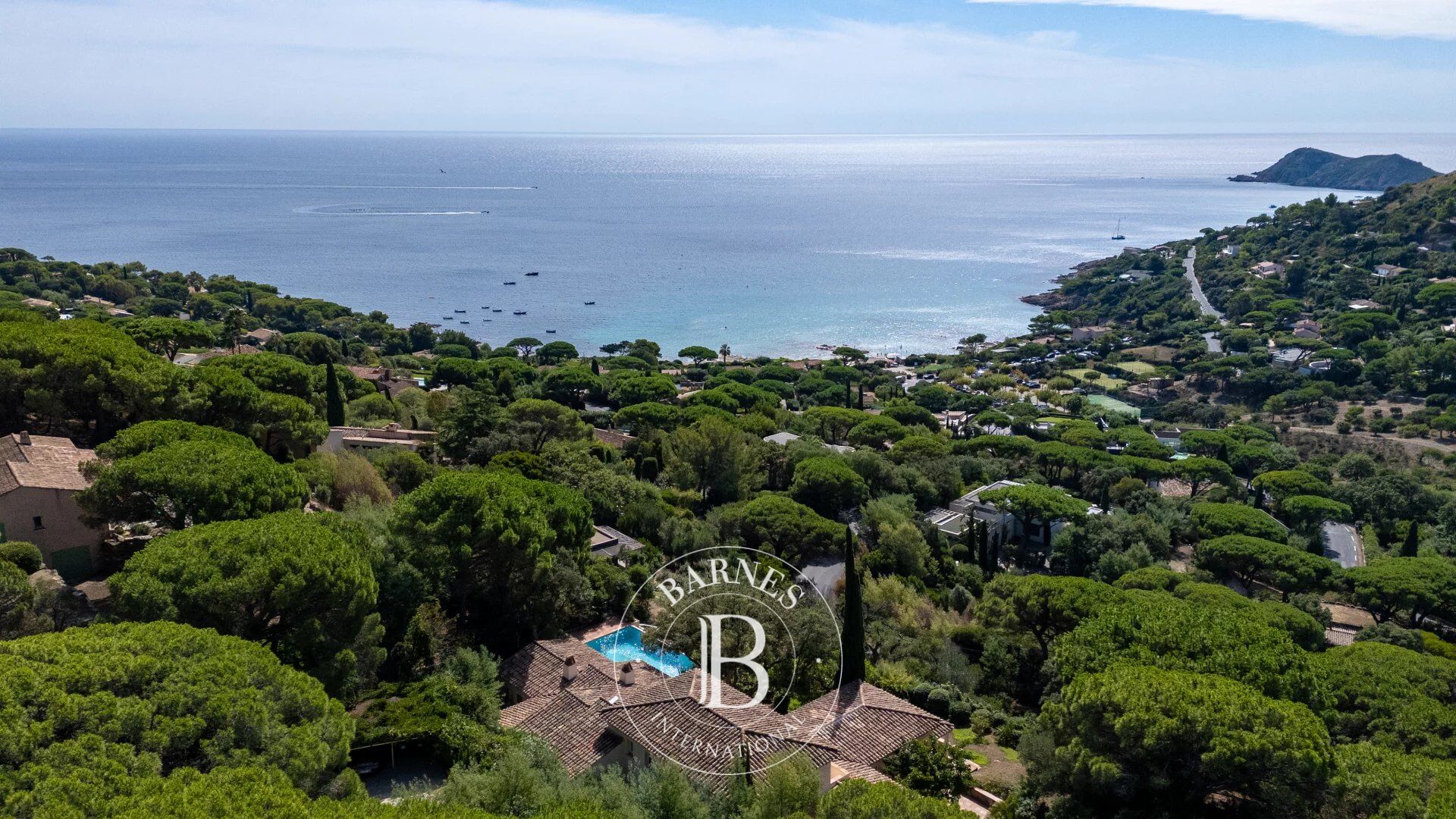 ESCALET – 6 BEDROOM VILLA – SEA VIEW - picture 2