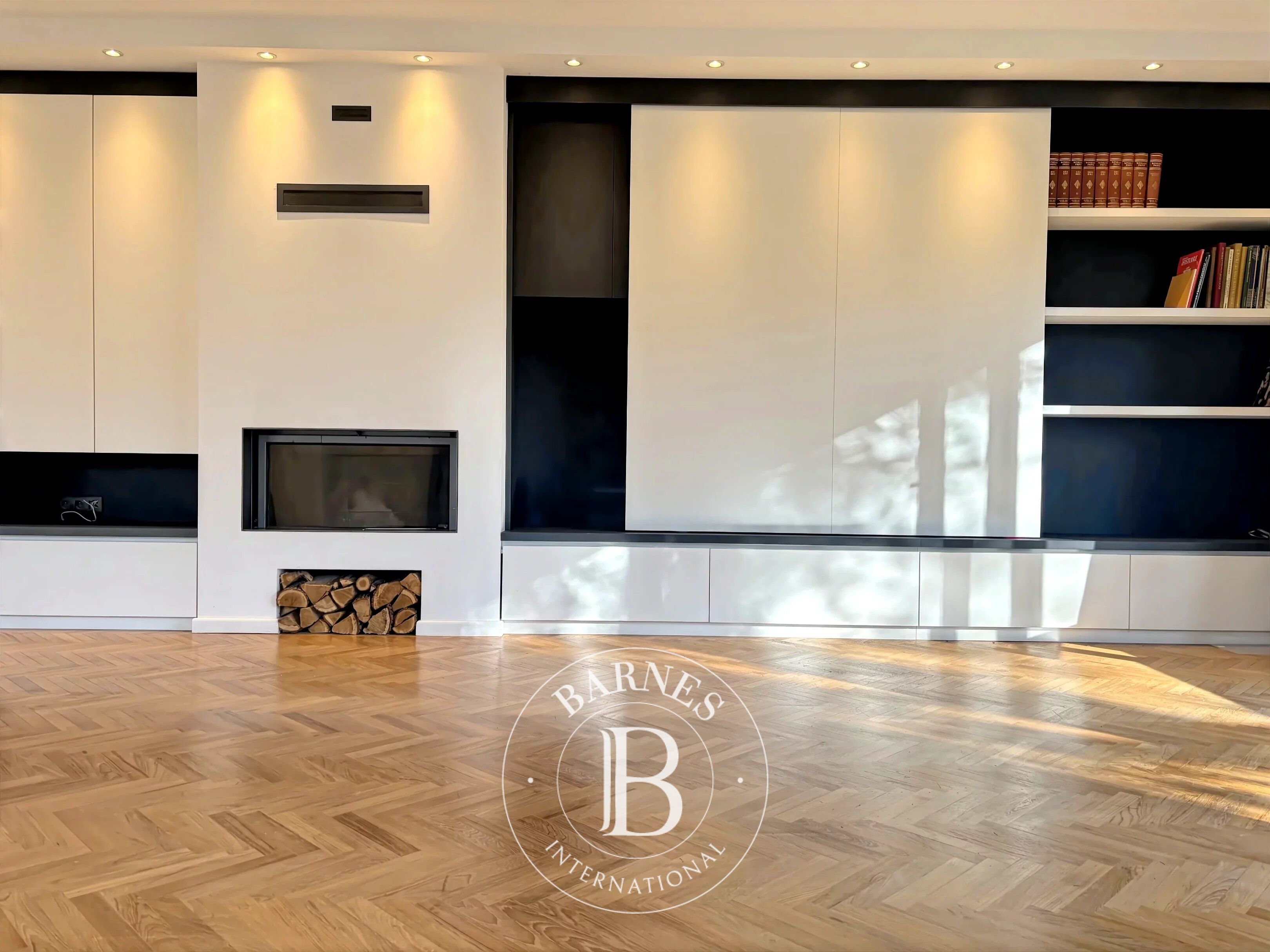 Beautiful 3-bedroom apartment with terrace - picture 2