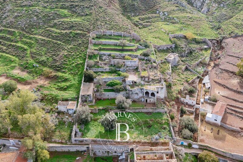 Propriété Historique avec Permis de Reconstruction - Île de Hydra