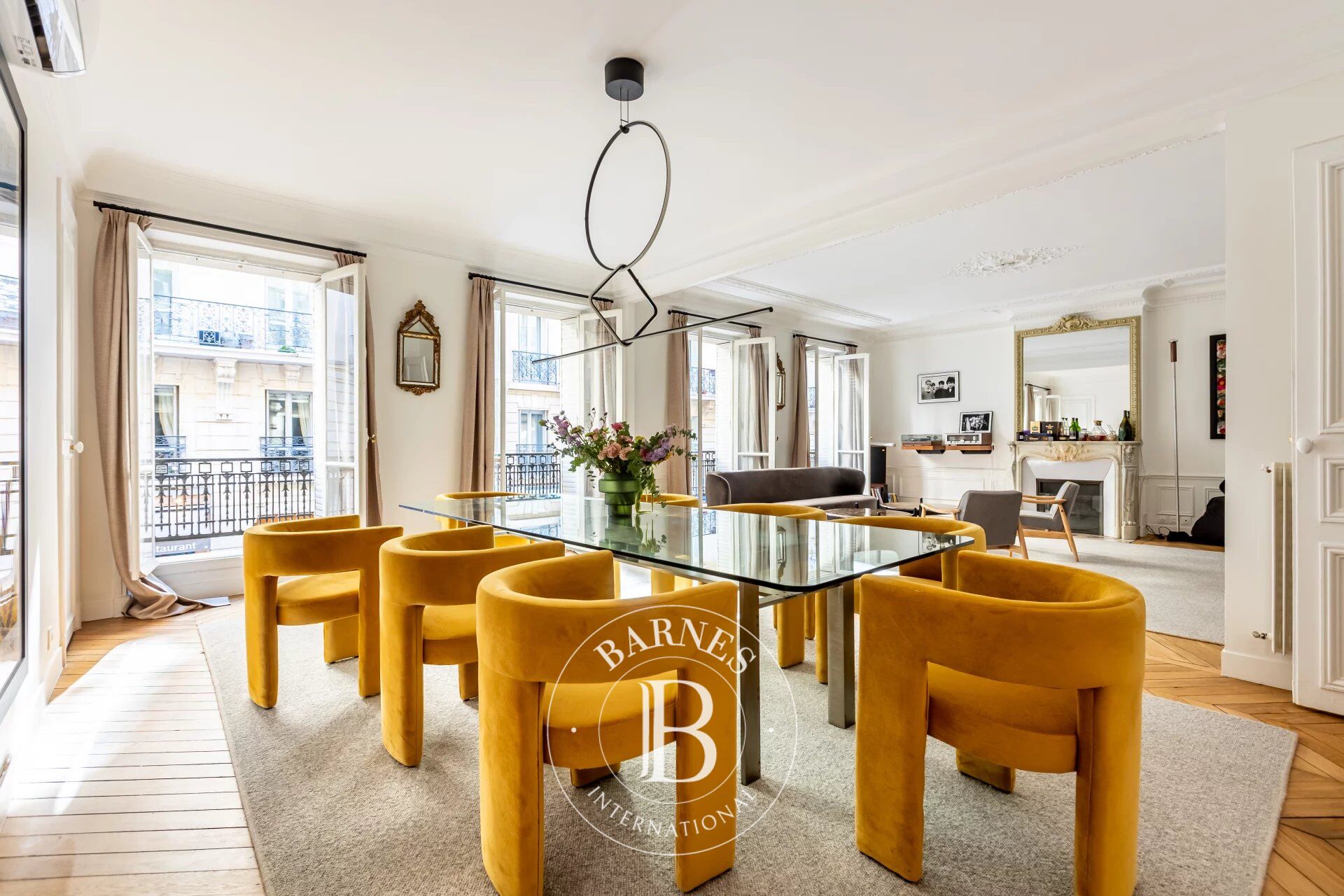 Piso Paris 8ème - picture 2