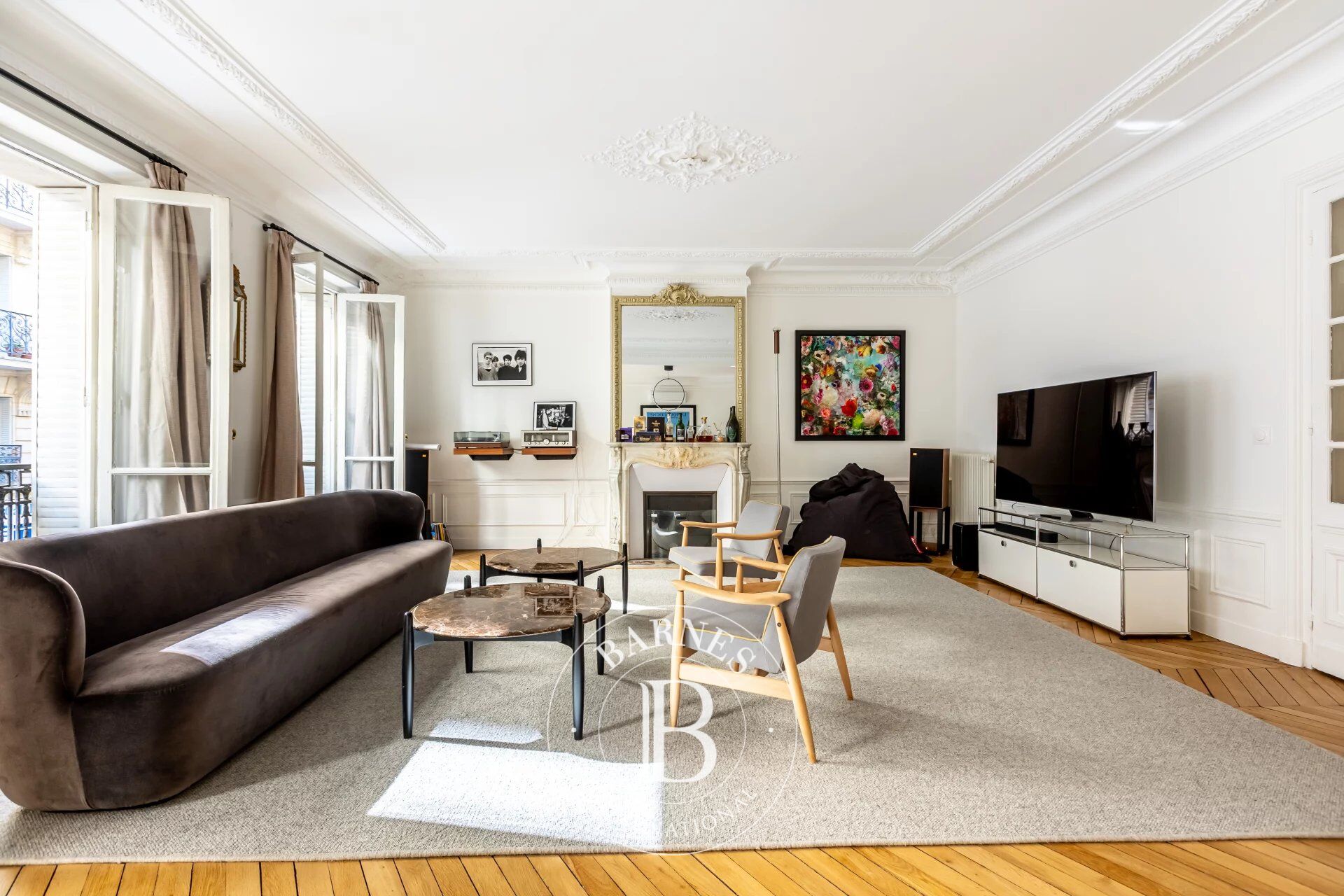 Piso Paris 8ème - picture 3