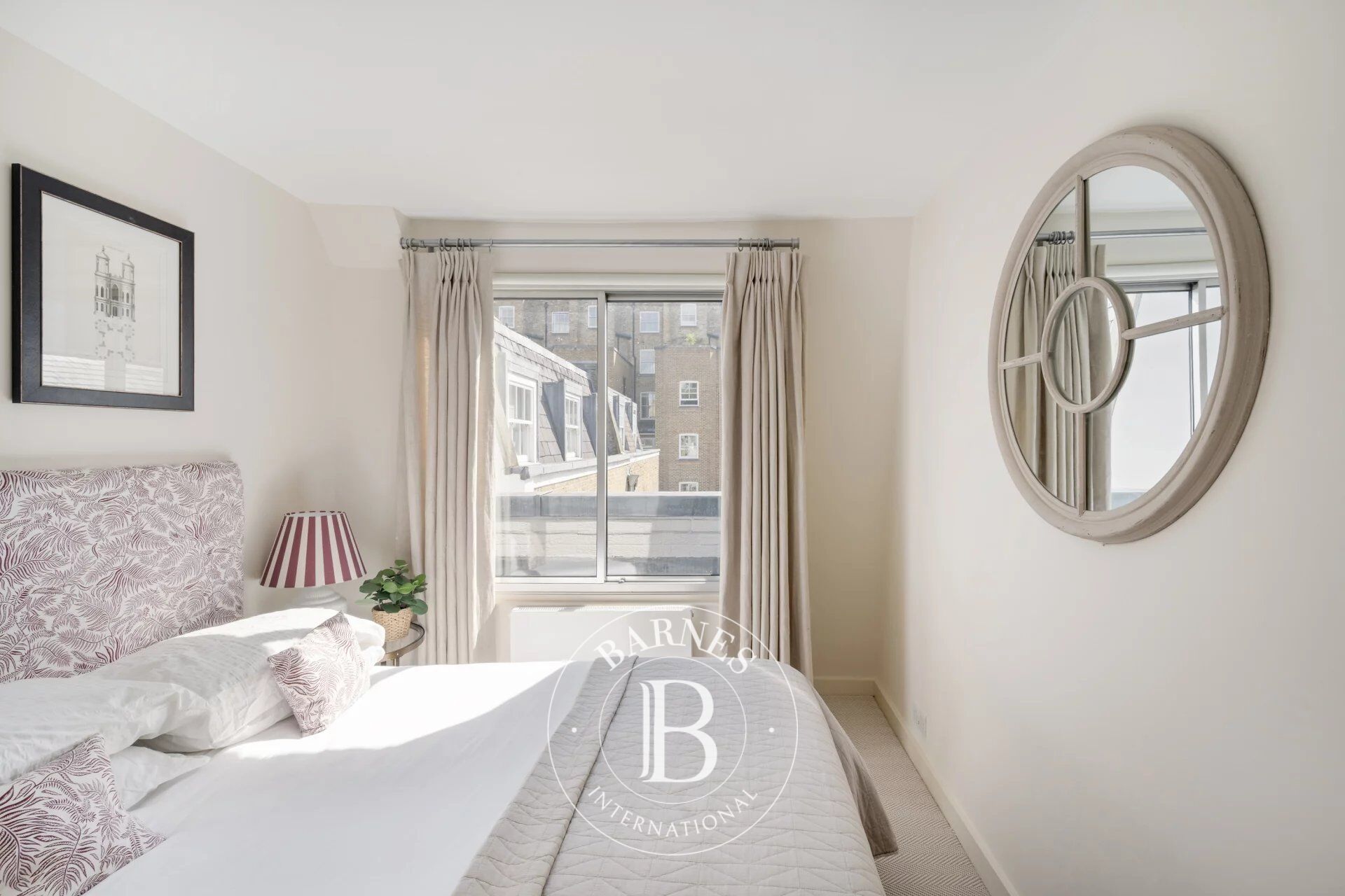 Ev London - picture 9