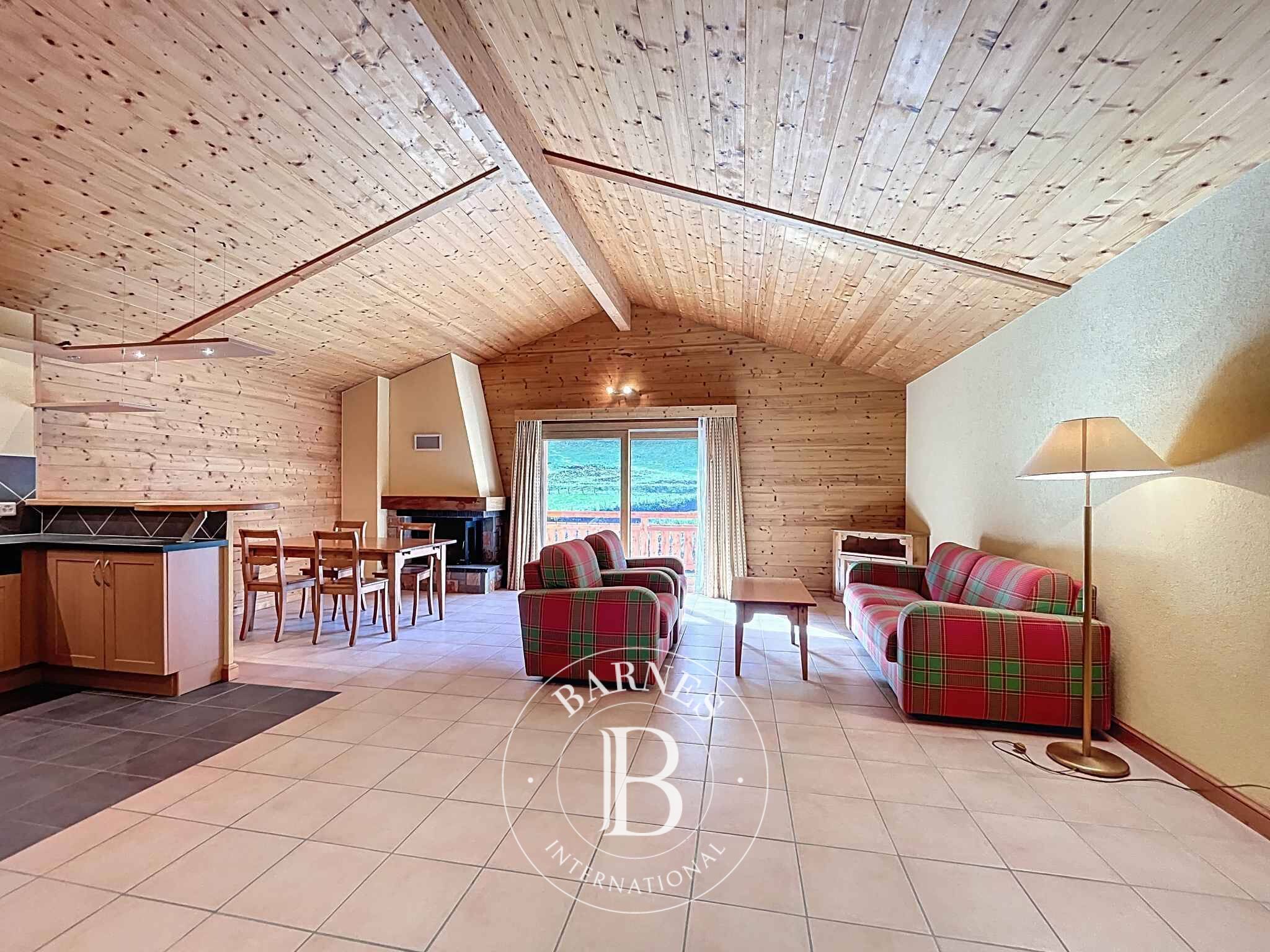 Appartement de 4.5 pièces avec balcon et vue dégagée  - picture 2