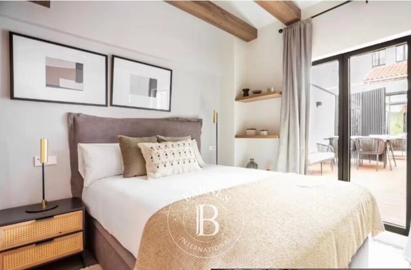 Atico con terraza en el corazón de Madrid-Cortes