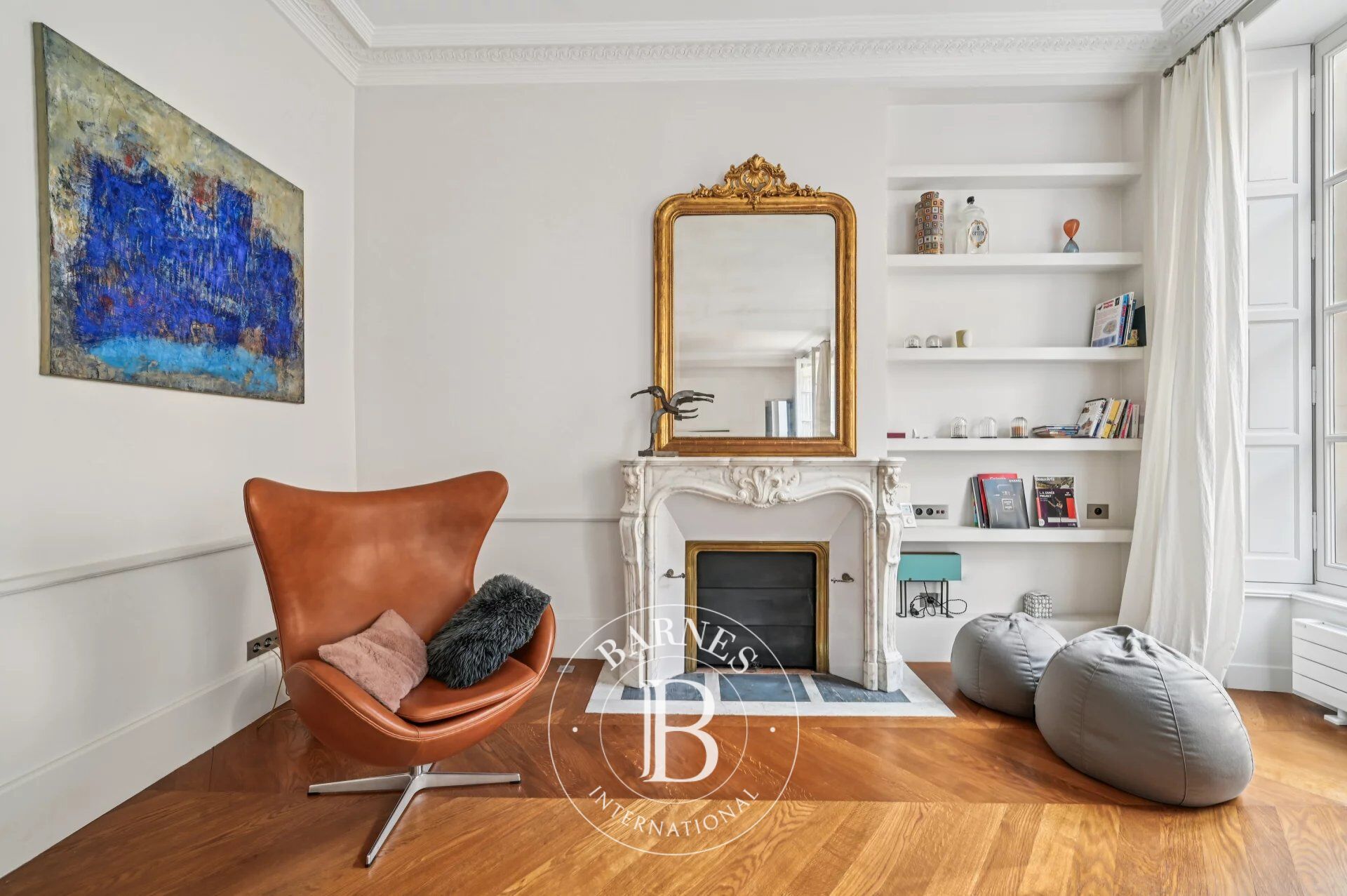 Paris 6 - Exclusive listing - Off market - Odeon -Double-sized living room - Period charm - Lift - Fantastic volume - Quiet and bright. - picture 1