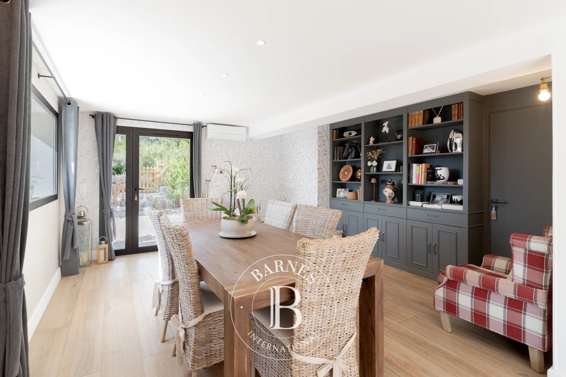 Villa Roquefort-les-Pins - picture 11