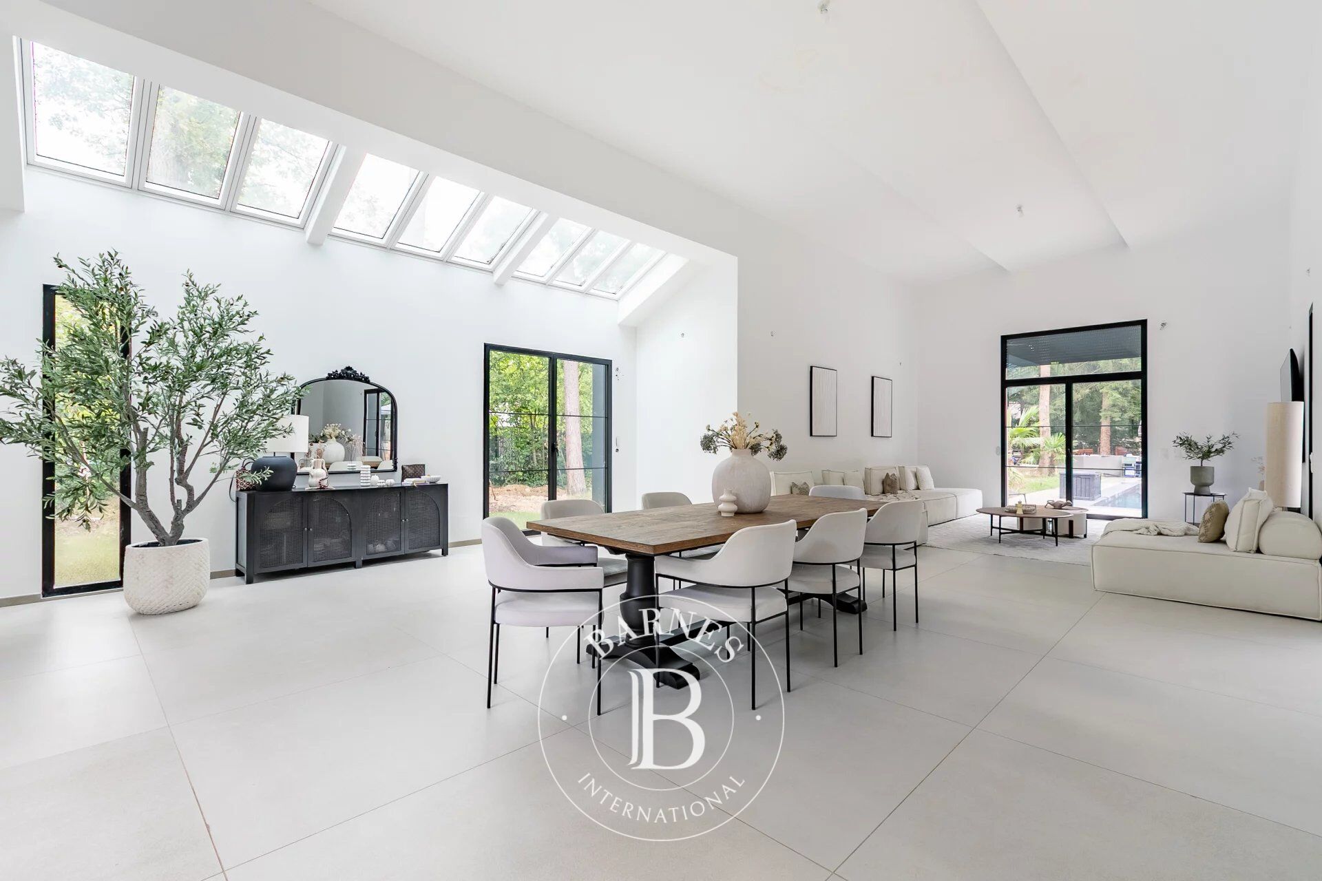 Villa Lamorlaye - picture 2