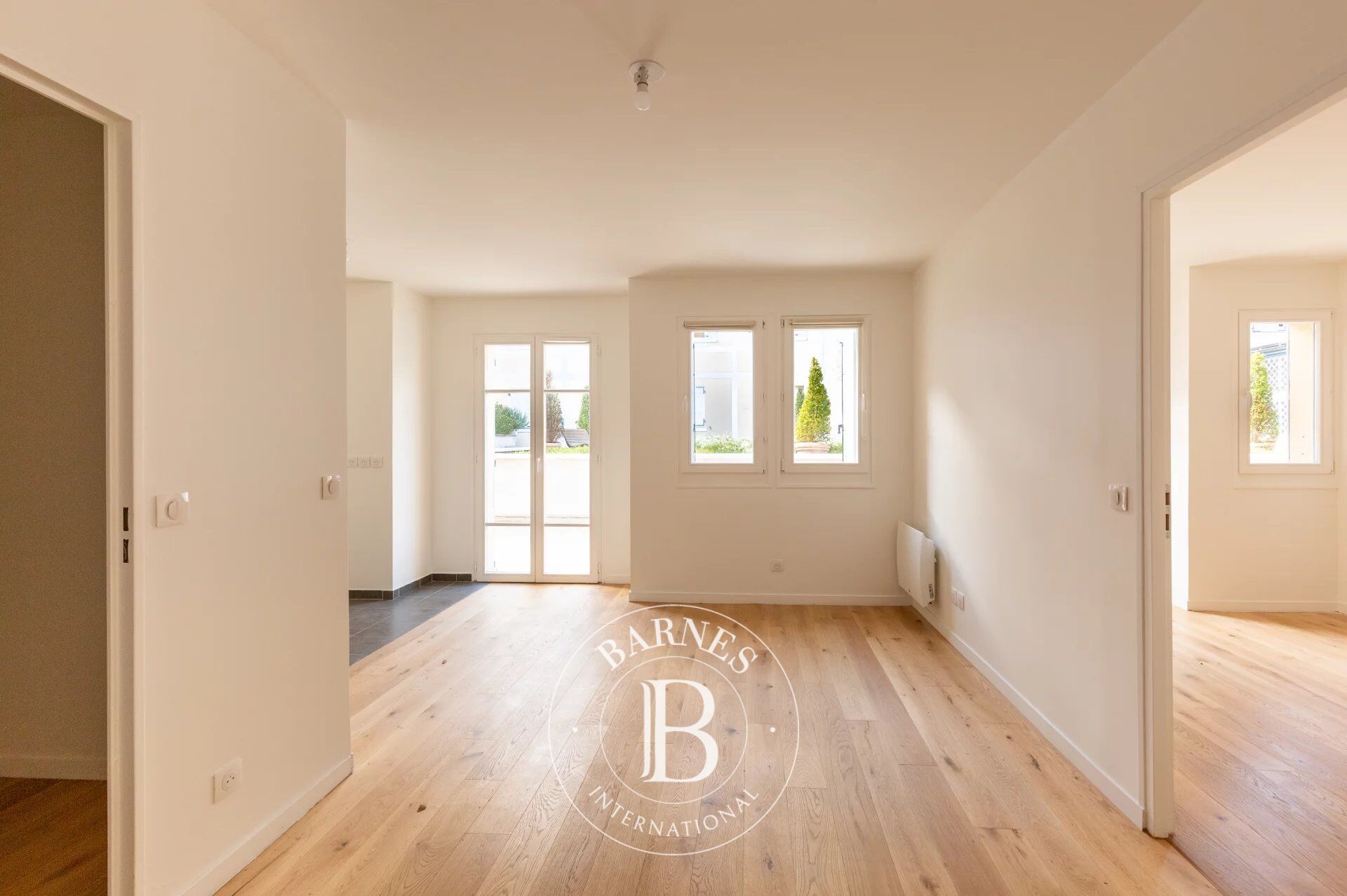 SAINT-GERMAIN-EN-LAYE - IDEAL INVESTISSEUR - QUARTIER ALSACE/CHATEAU - APPARTEMENT 2 PIECES ENTIEREMENT RENOVE - SUPERBE EXPOSITION - picture 1