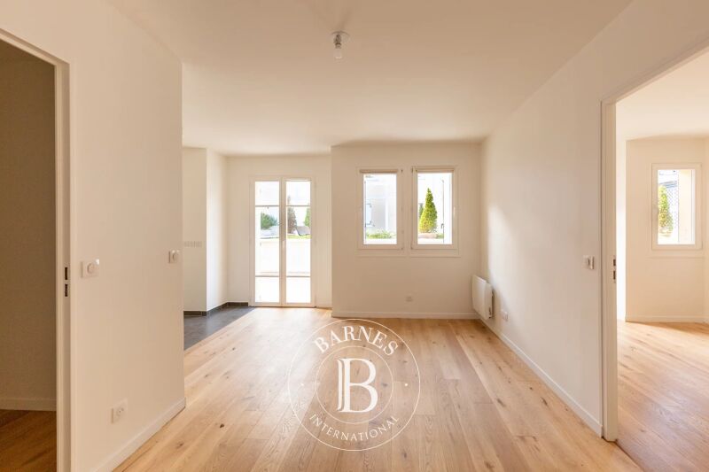 SAINT-GERMAIN-EN-LAYE - IDEAL INVESTISSEUR - QUARTIER ALSACE/CHATEAU - APPARTEMENT 2 PIECES ENTIEREMENT RENOVE - SUPERBE EXPOSITION