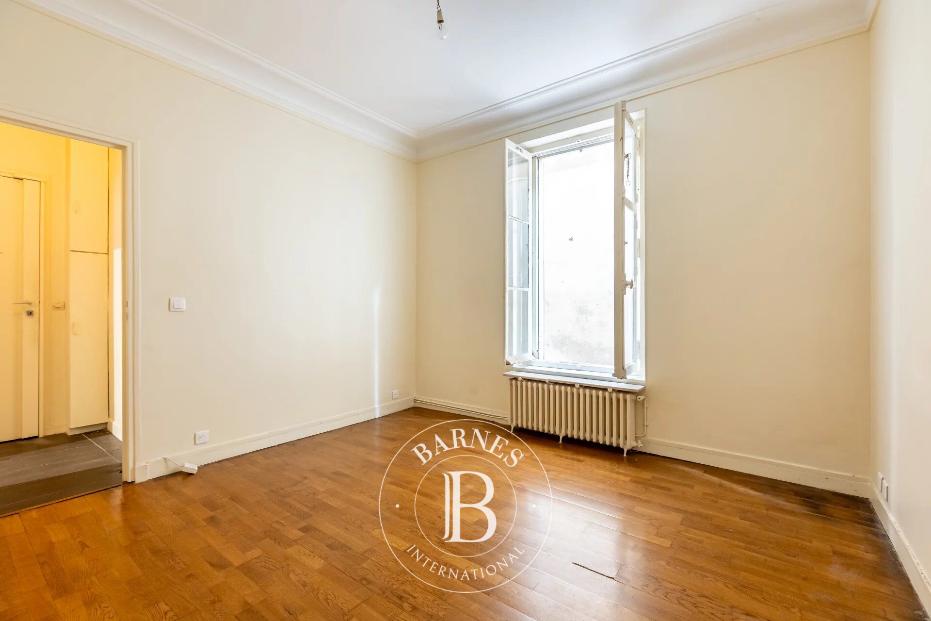 Paris 17e – Place du Maréchal Juin – Professions libérales - Rez-de-chaussée – 2 pièces – au calme - picture 2