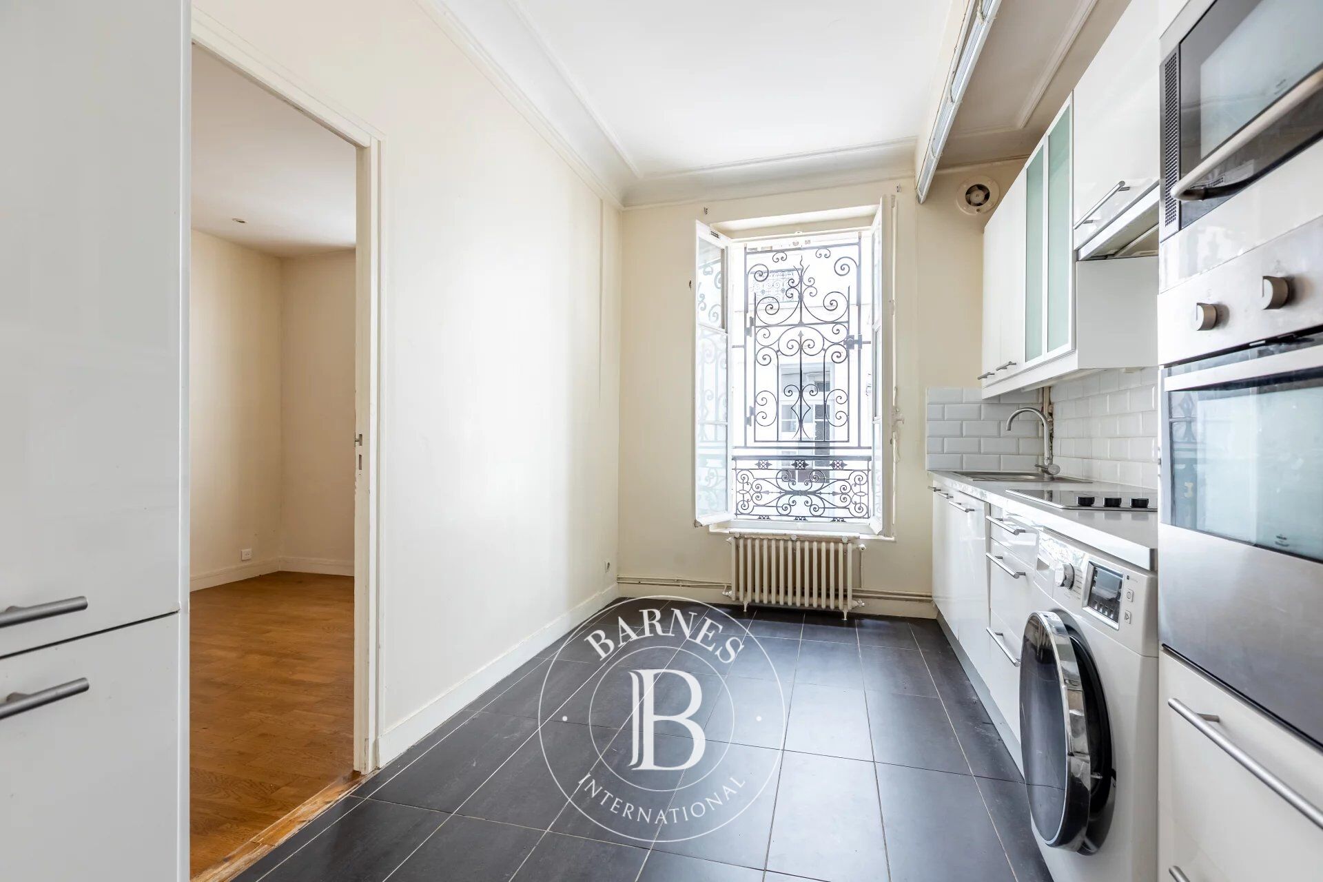 Paris 17e – Place du Maréchal Juin – Professions libérales - Rez-de-chaussée – 2 pièces – au calme - picture 3