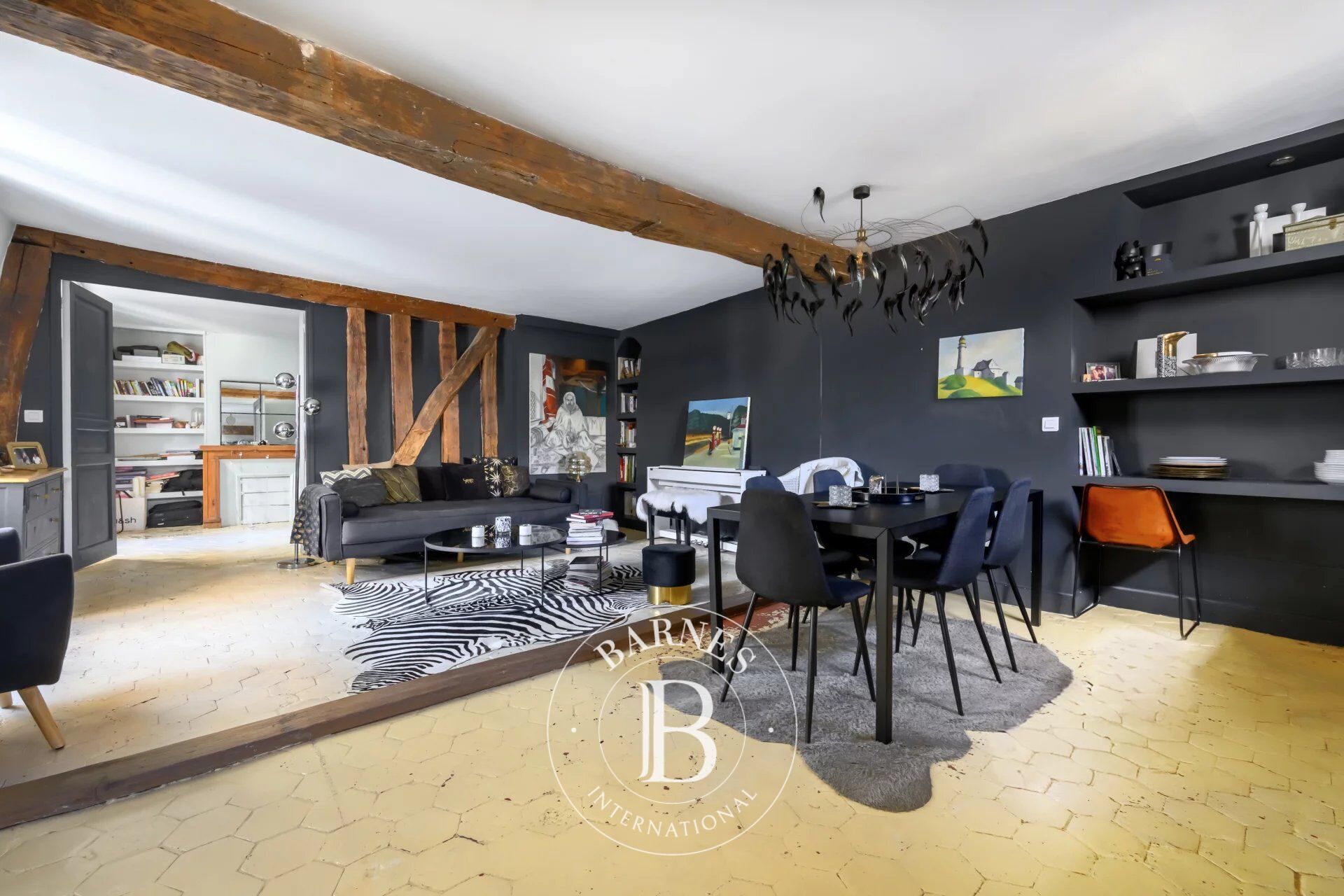 Piso Paris 4ème - picture 1