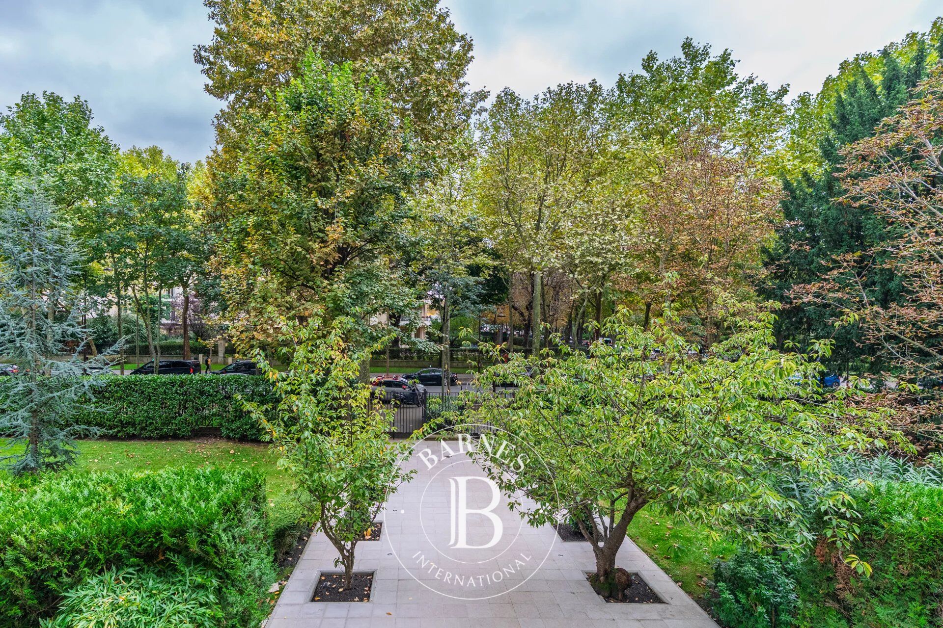 Neuilly - Victor Hugo - 3-bed dual-aspect apartment - Unobstructed views - picture 1