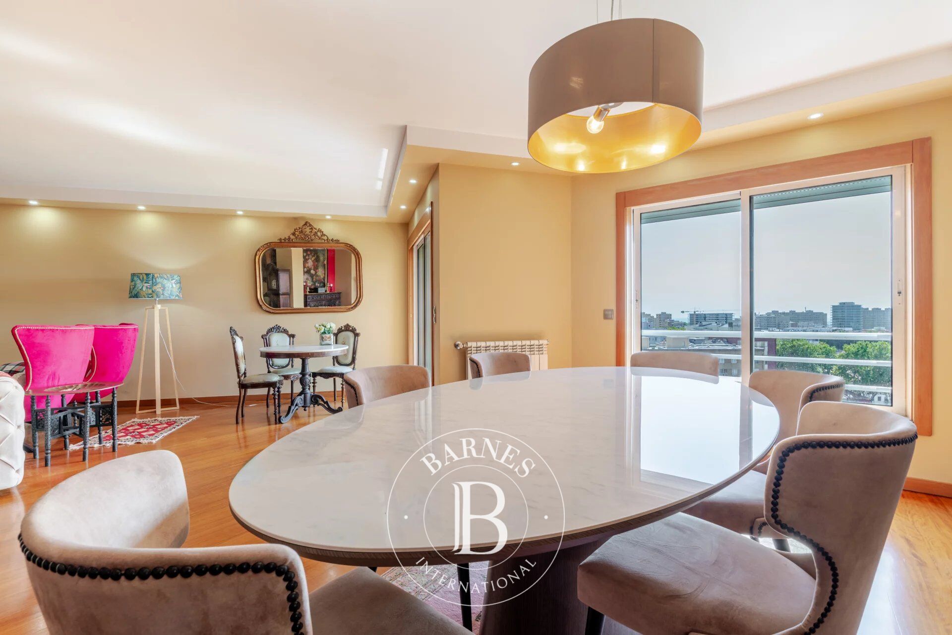 Condominium with swimming pool and garden - picture 2