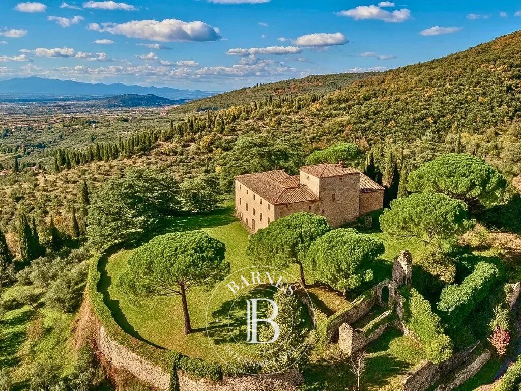 Château Millénaire sur les Collines d'Arezzo - picture 1