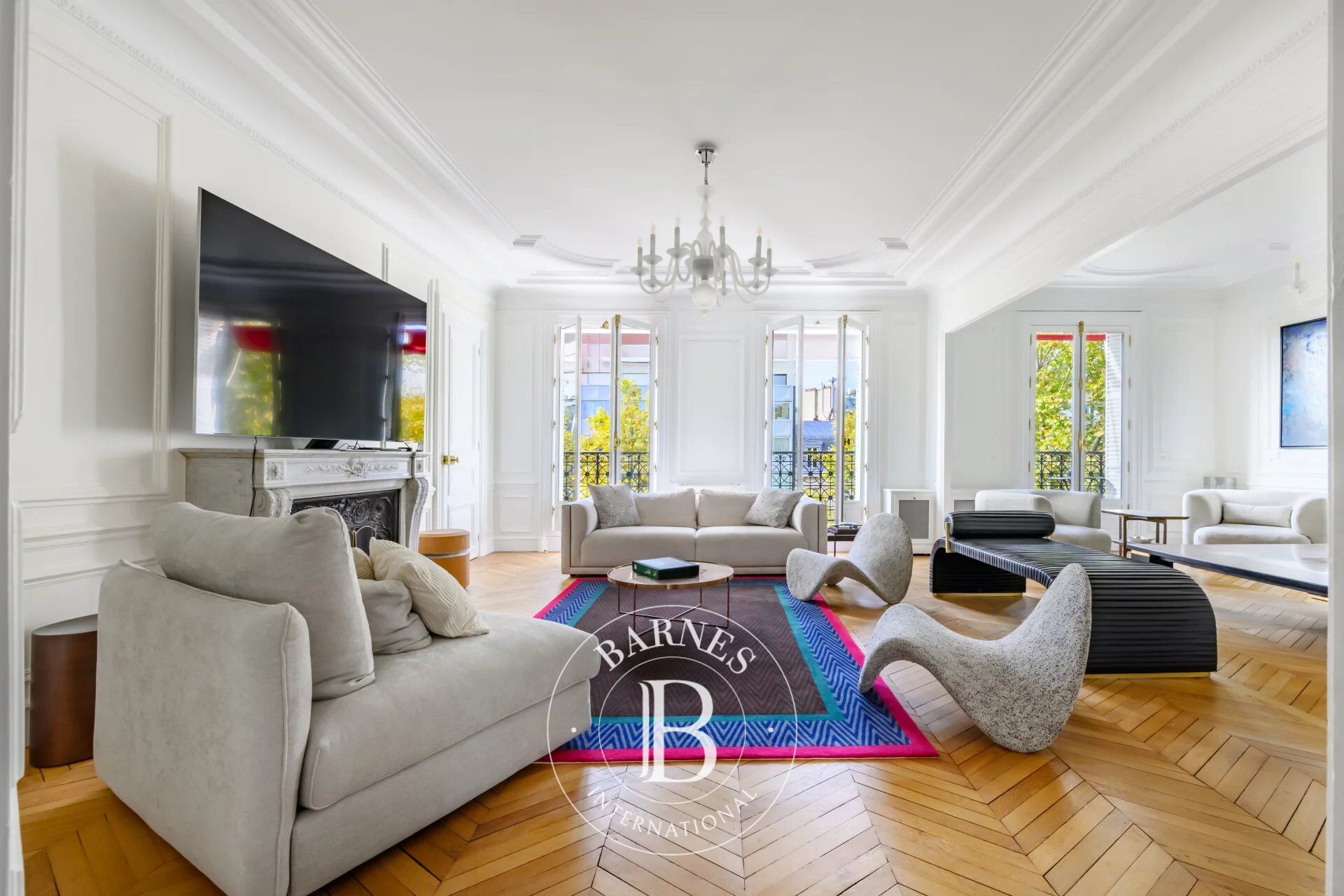 Paris 8th arrondissement - 5th floor apartment with balcony overlooking the Eiffel Tower. - picture 2