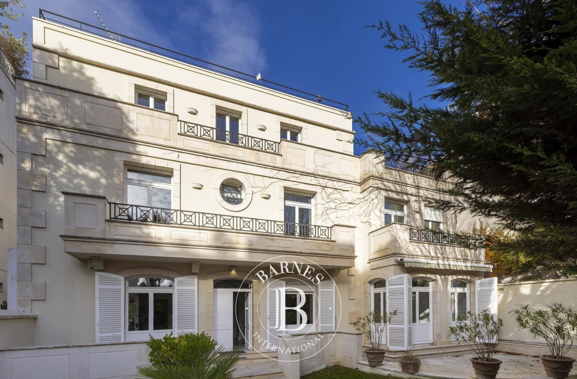 Palacete Neuilly-sur-Seine - picture 2