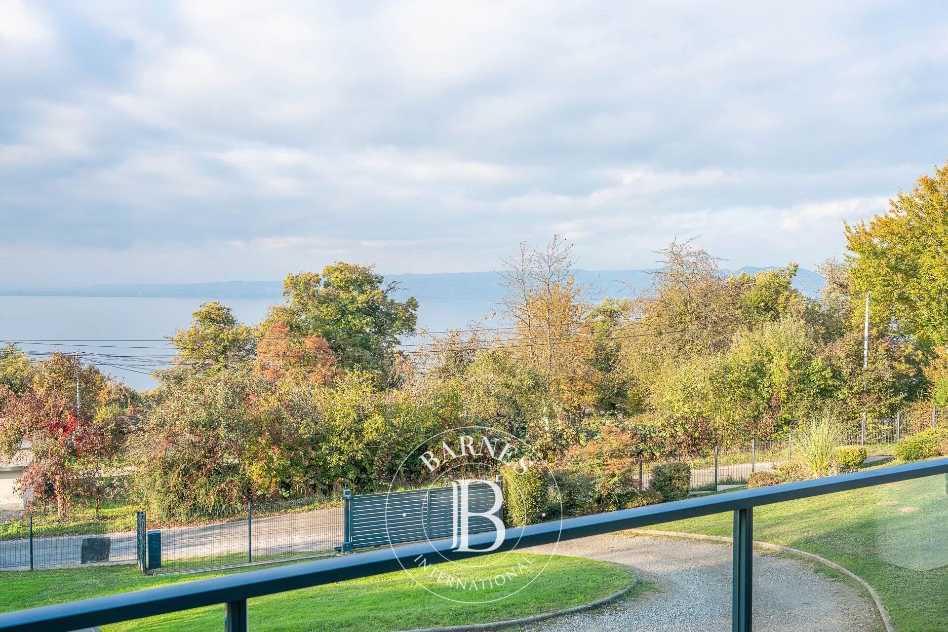 Ev Lugrin - picture 9