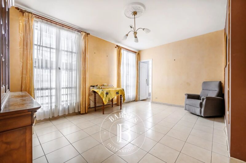 Apartment for sale - Paris 3 - Enfants Rouges - To renovate - Exclusive listing