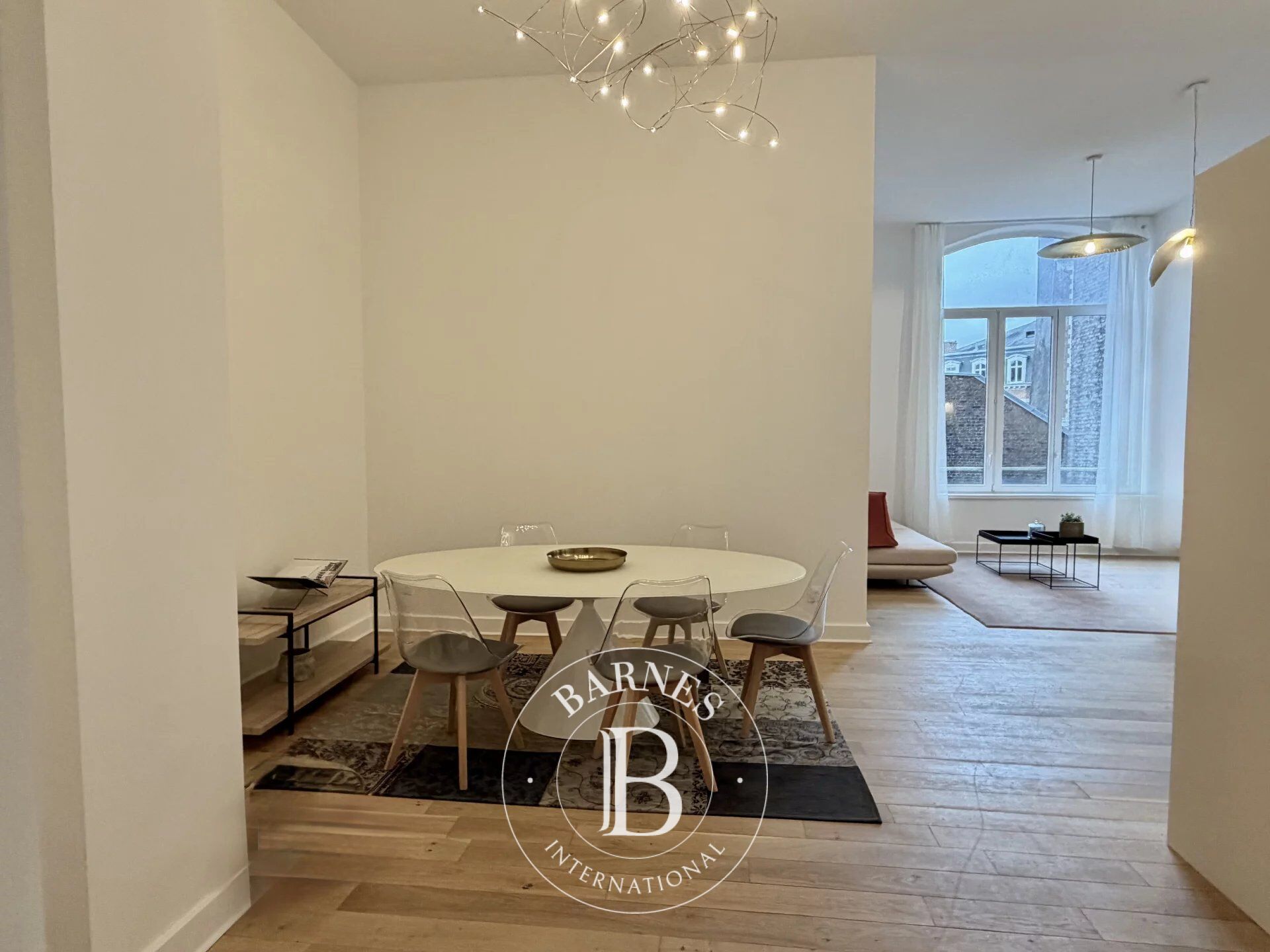 Viejo Lille: Apartamento de dos dormitorios con una ubicación ideal - picture 2