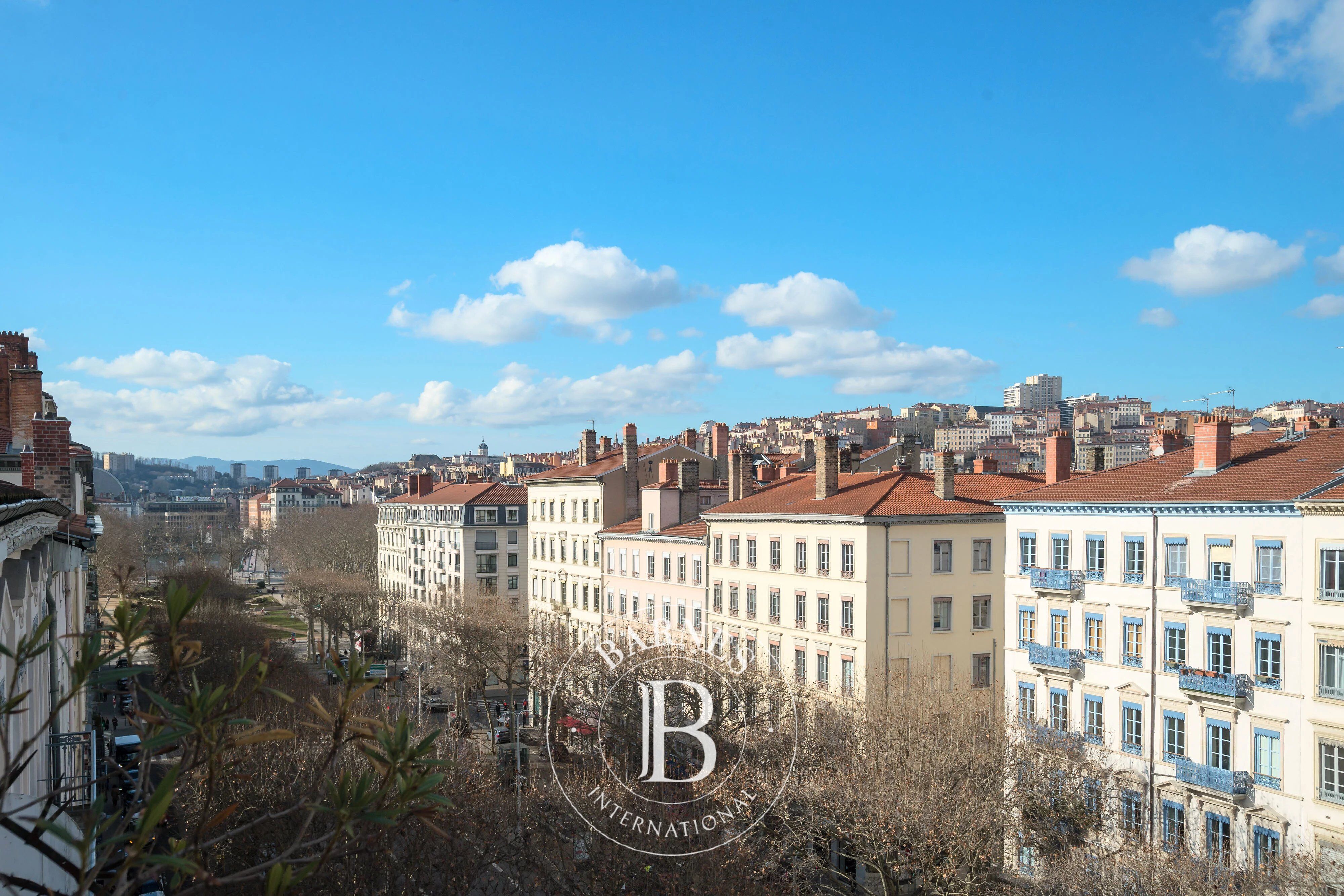 Lyon 6 - Appartement de 104,47 m² -Dernier étage avec balcon - 2 chambres / poss. 3 - picture 1