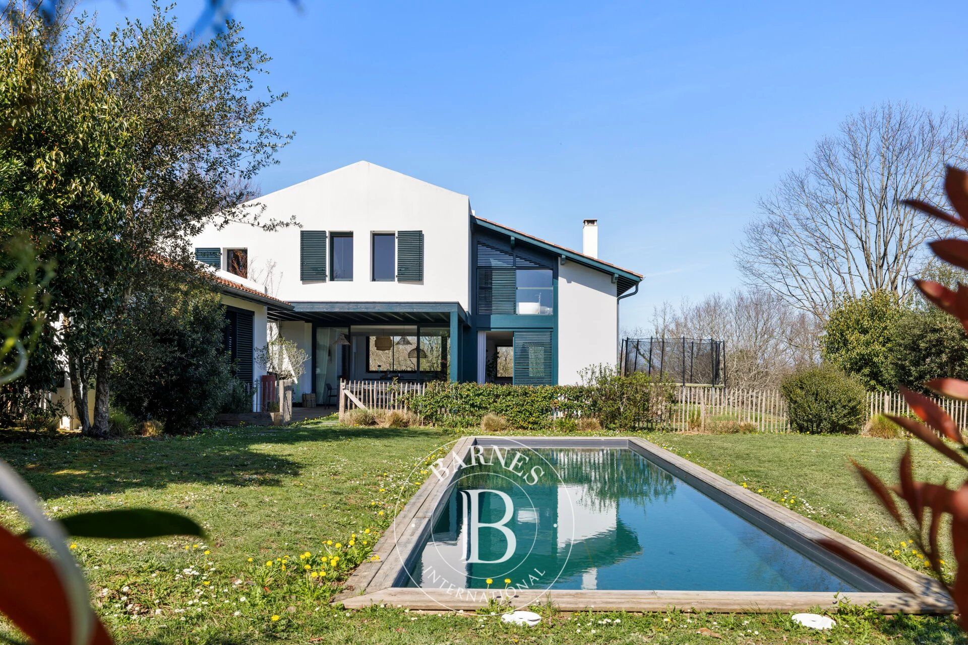 ARBONNE – CASA DE 240 m² CON PISCINA - picture 1