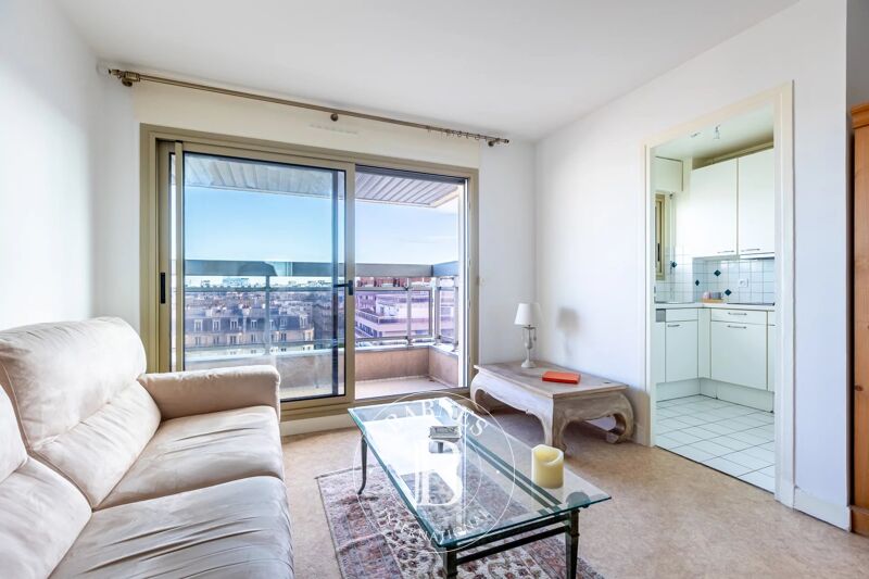 Paris 17 - Unobstructed view and balcony - 2 main rooms