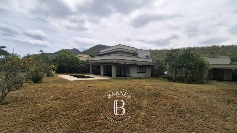 Venta, Villa Petite Rivière Noire - picture 1