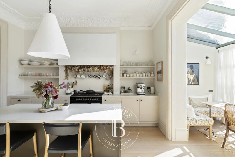 St Quintin Avenue, North Kensington