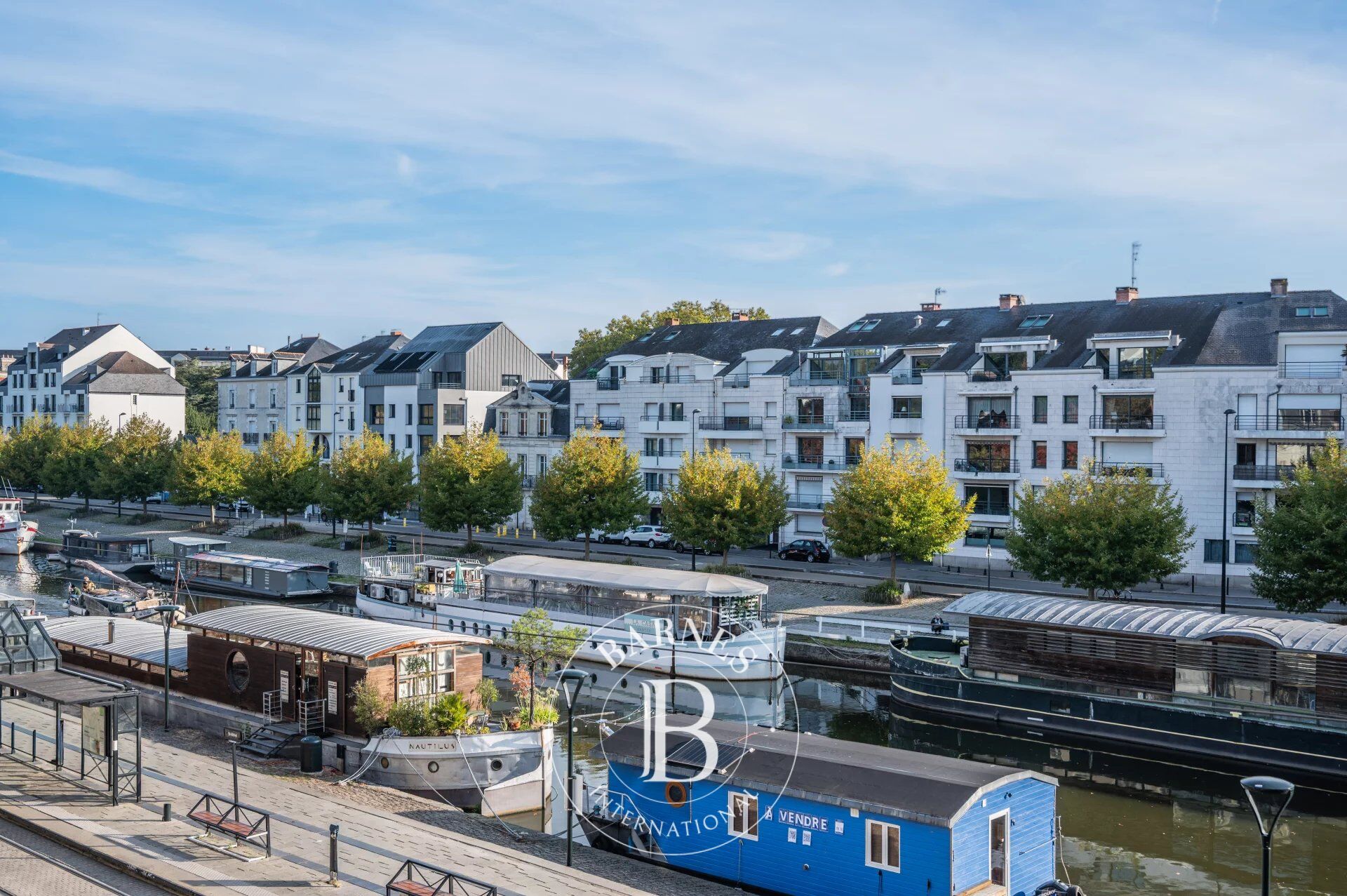 NANTES CITY CENTER - 3-bedroom apartment facing the Erdre River - picture 2